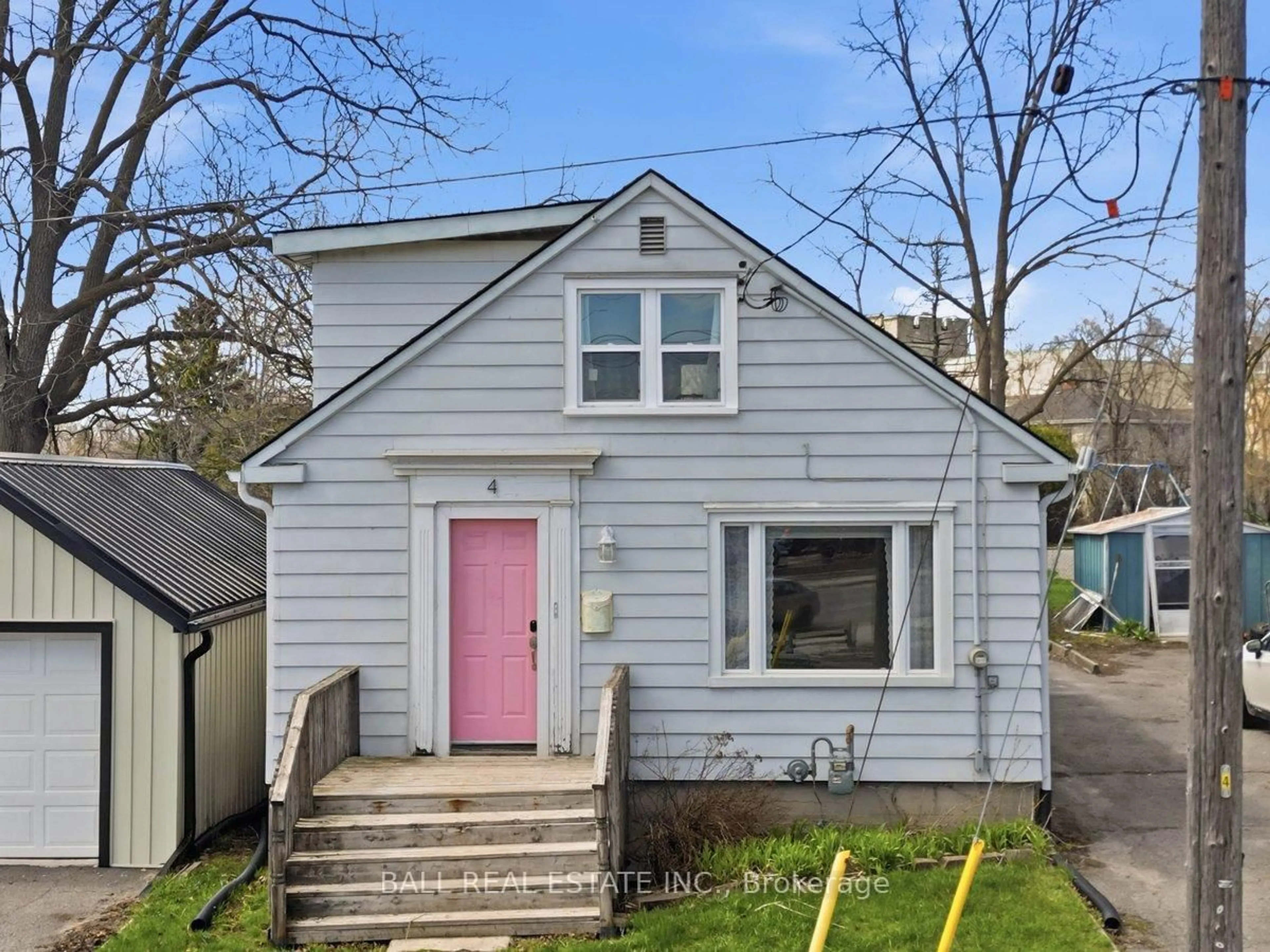 Home with vinyl exterior material, street for 4 Holden St, Belleville Ontario K8P 3W3