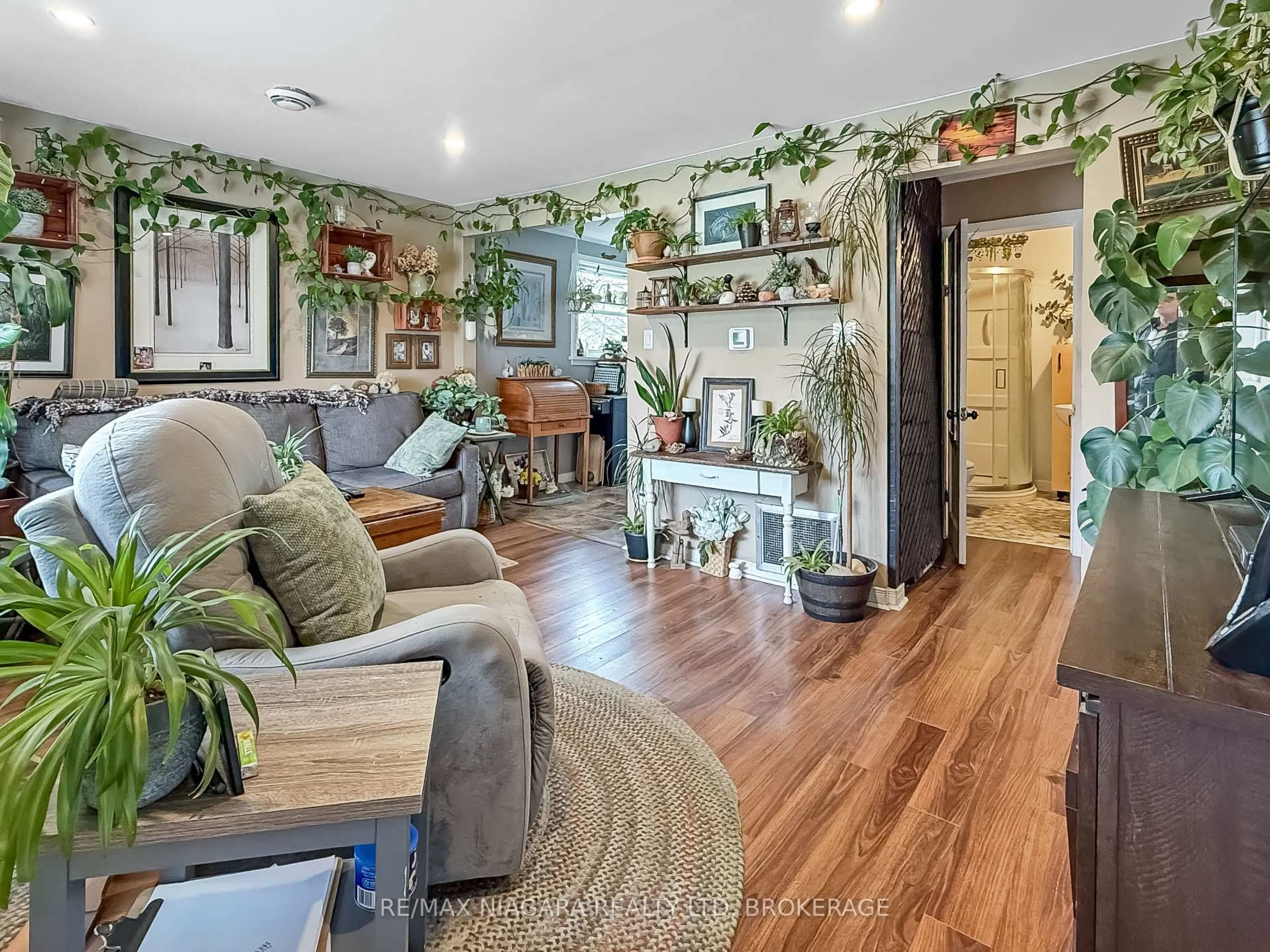 Unknown for 5 Aberdeen Crt, Fort Erie Ontario L2A 3Y7