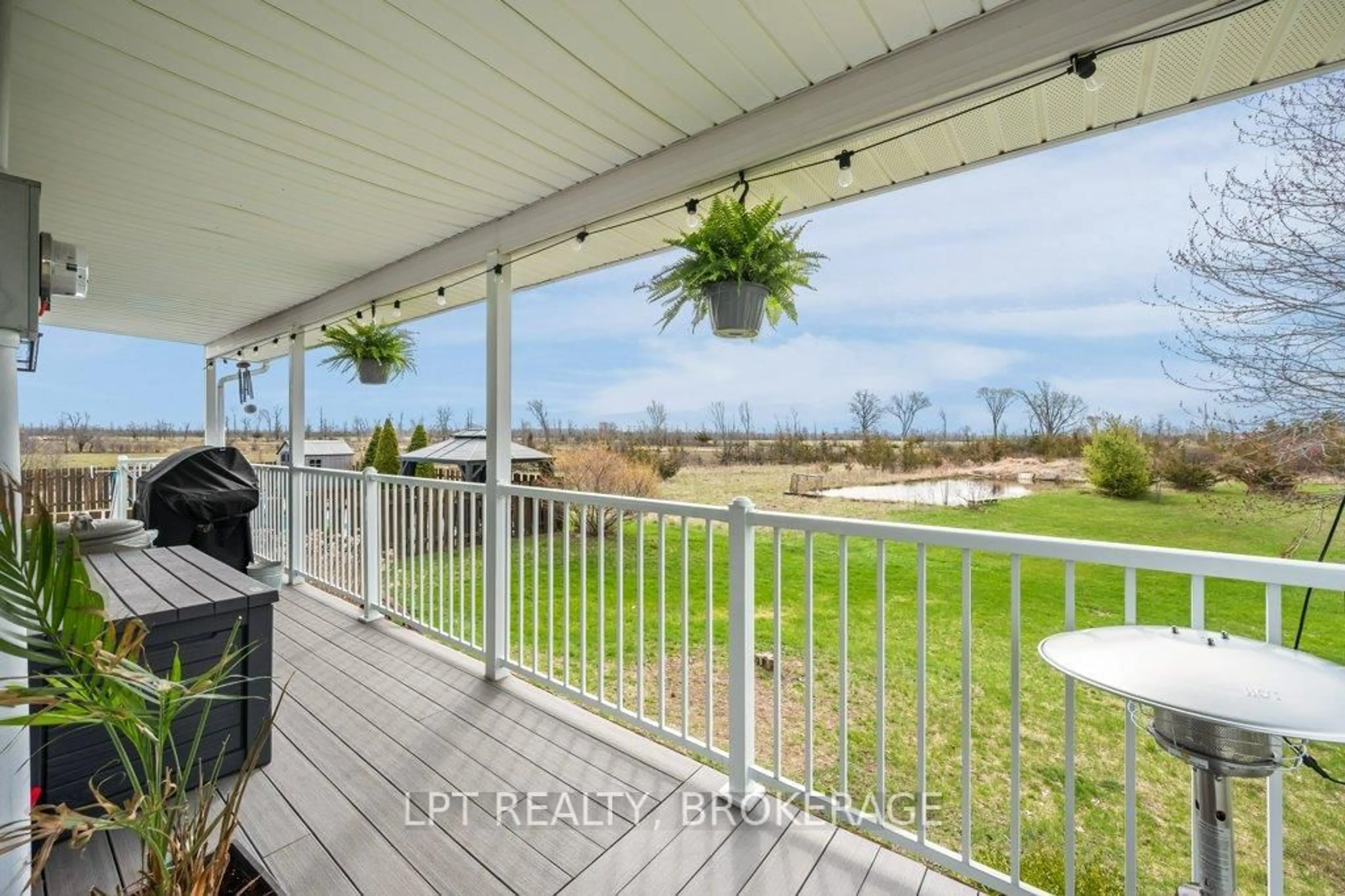 Patio, water/lake/river/ocean view for 4856 Florida Rd, Harrowsmith Ontario K0H 1V0