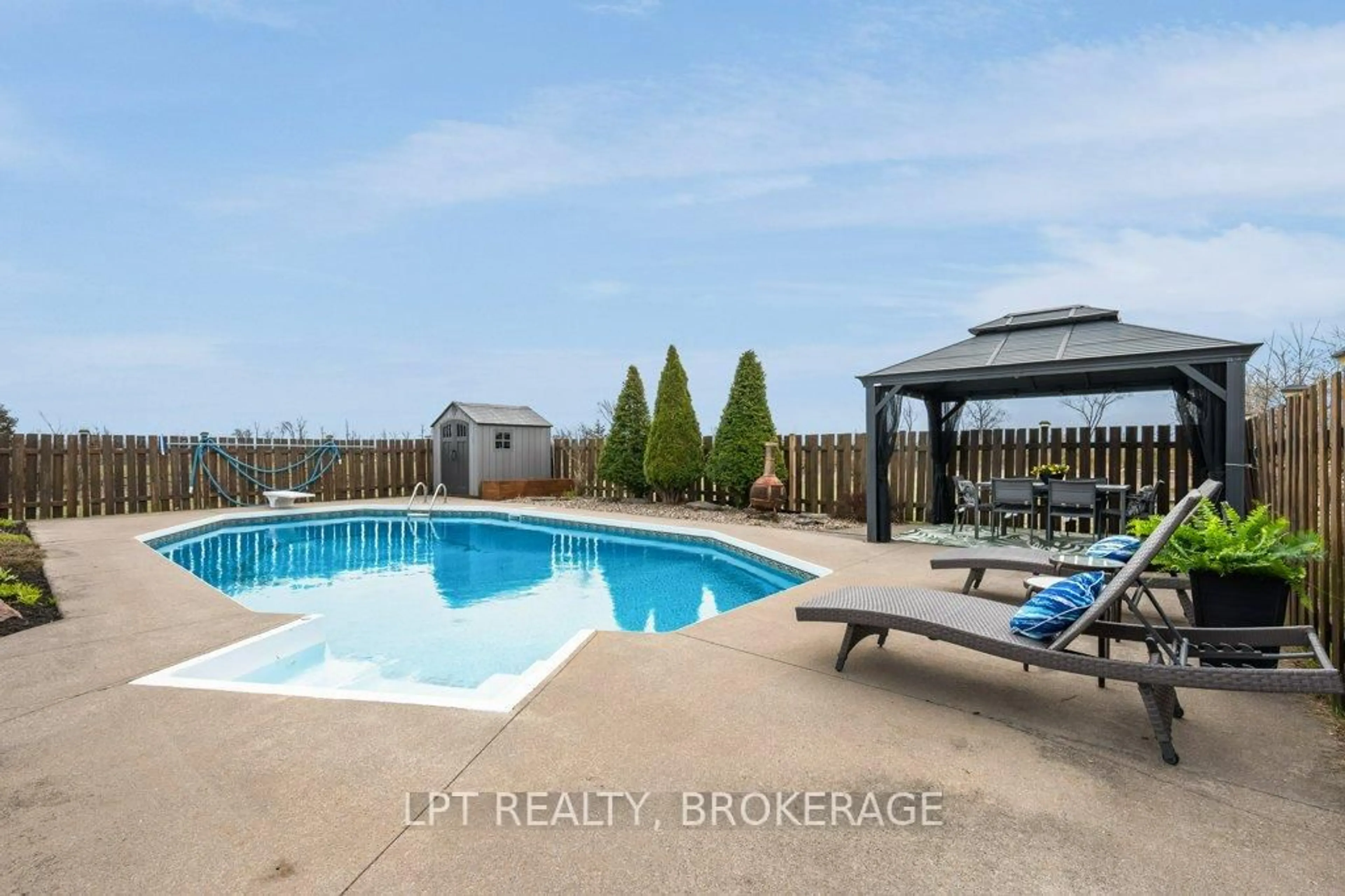 Pool for 4856 Florida Rd, Harrowsmith Ontario K0H 1V0