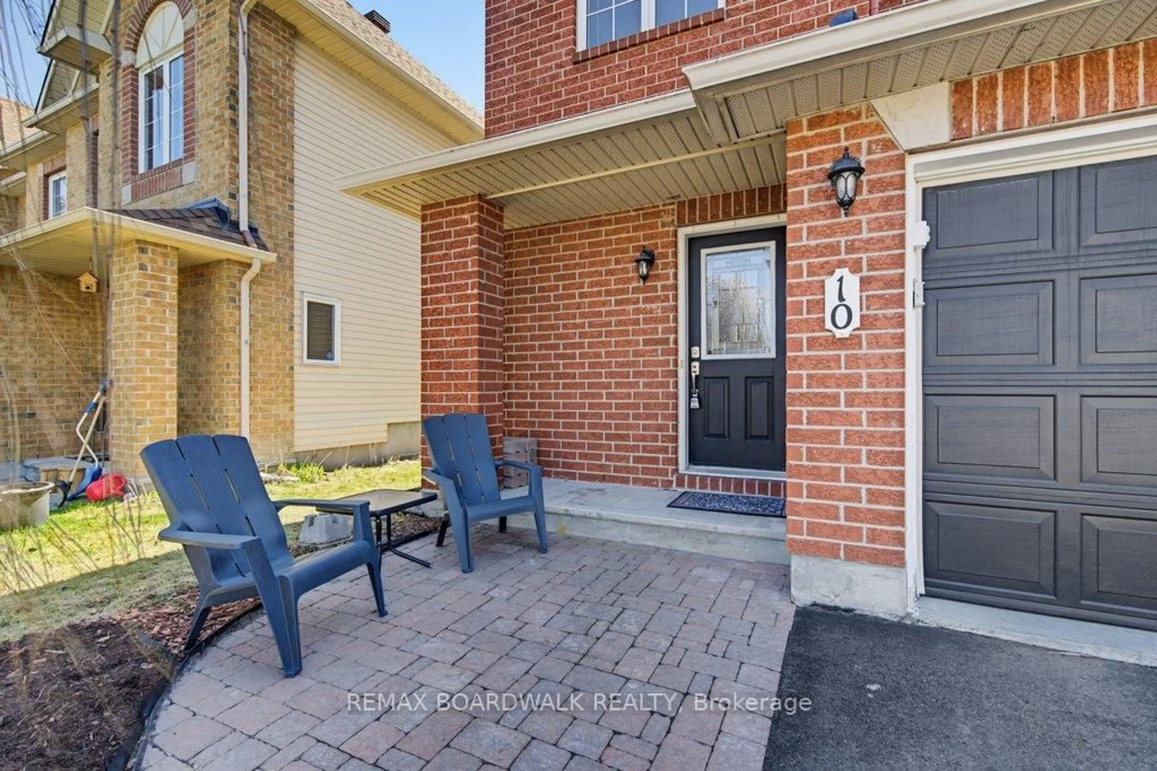 Patio, street for 10 Valemont St, Ottawa Ontario K2G 6Y1