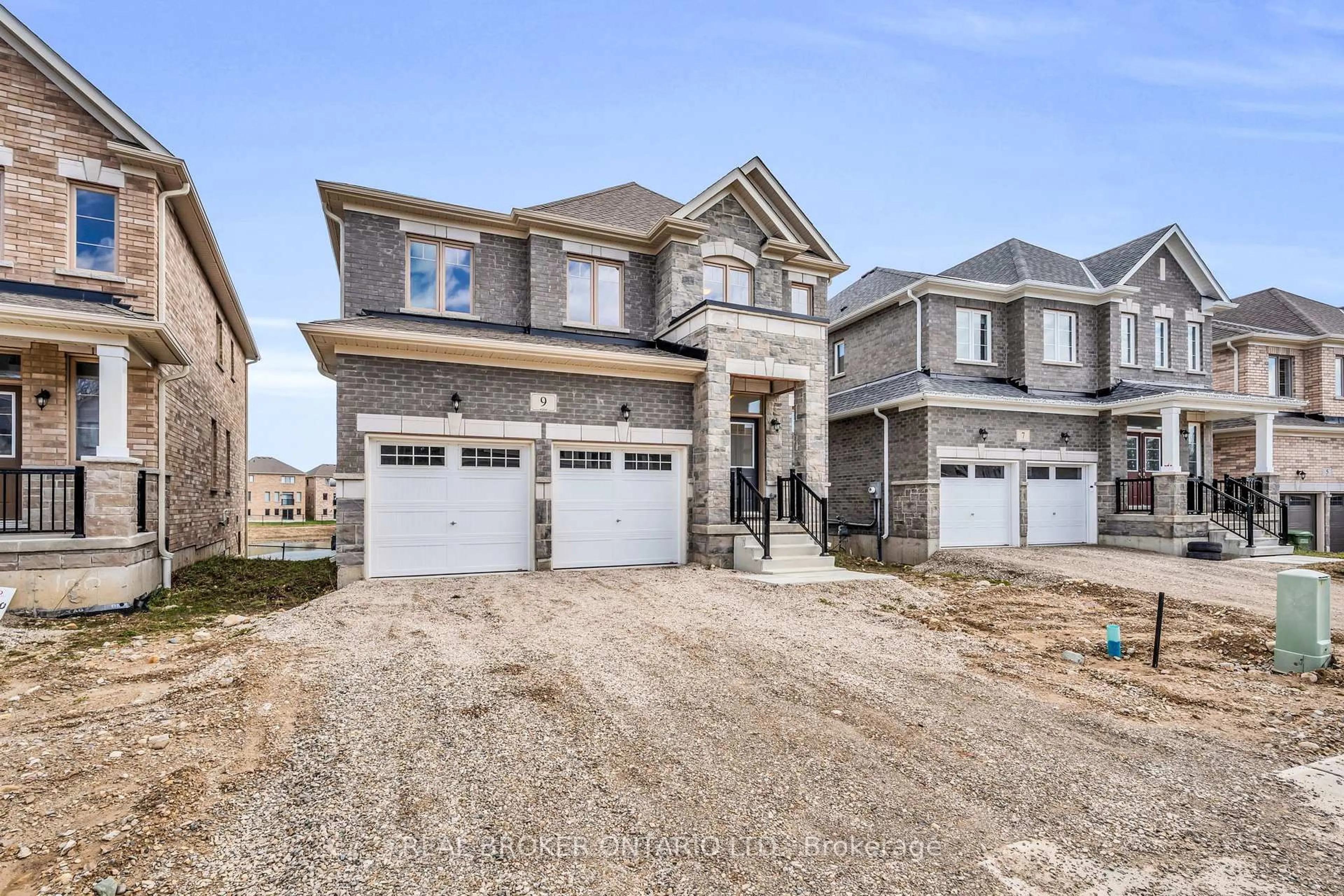 Unknown for 9 Aitchison Ave, Southgate Ontario N0C 1B0