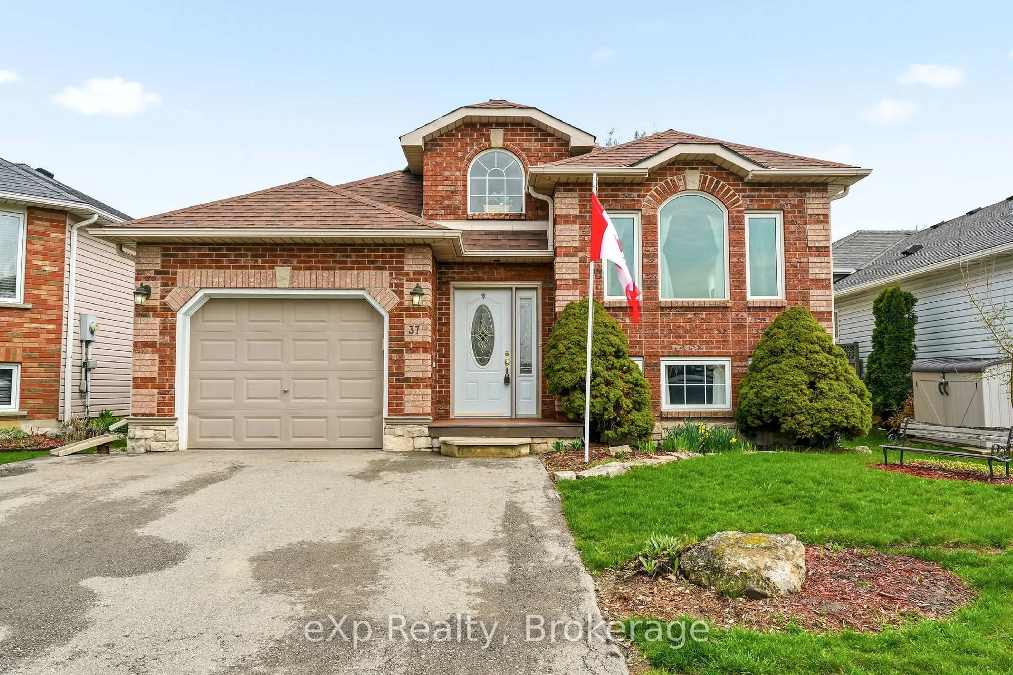 Home with brick exterior material, street for 37 Thistlemoor Dr, Haldimand Ontario N3W 2K4