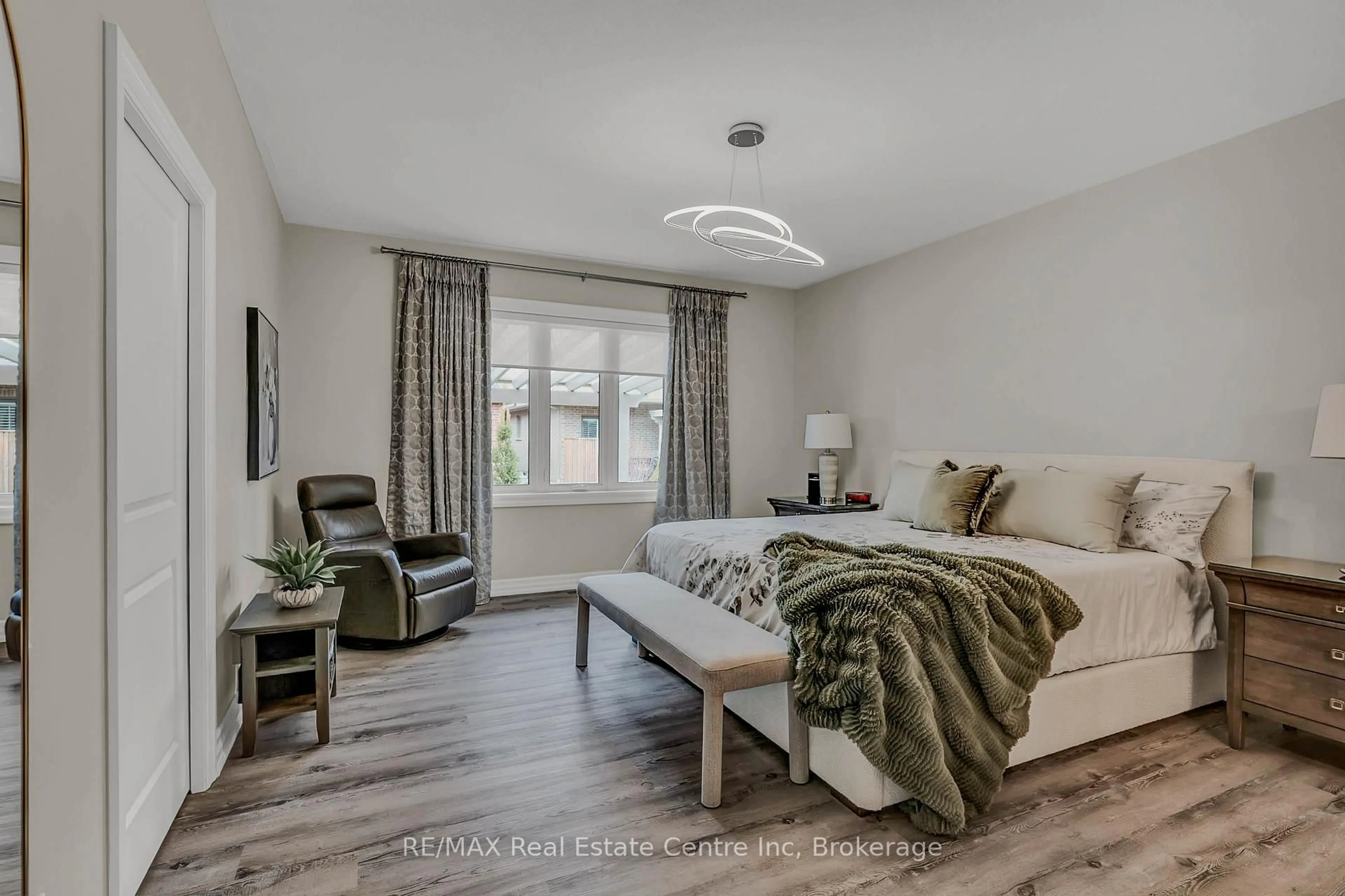 Bedroom with bed, unknown for 24 Kintyre Tr, Welland Ontario L3B 0B6