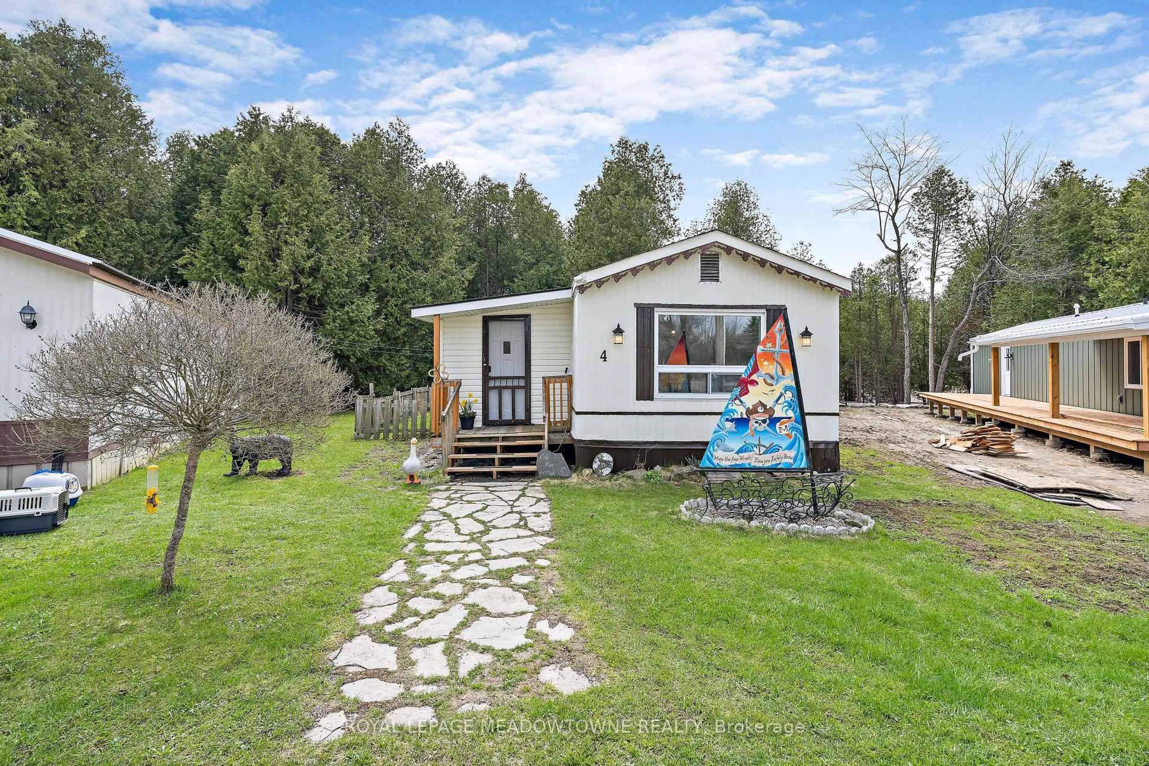 Unknown for 4 Laurel Lane, Erin Ontario N0B 1T0