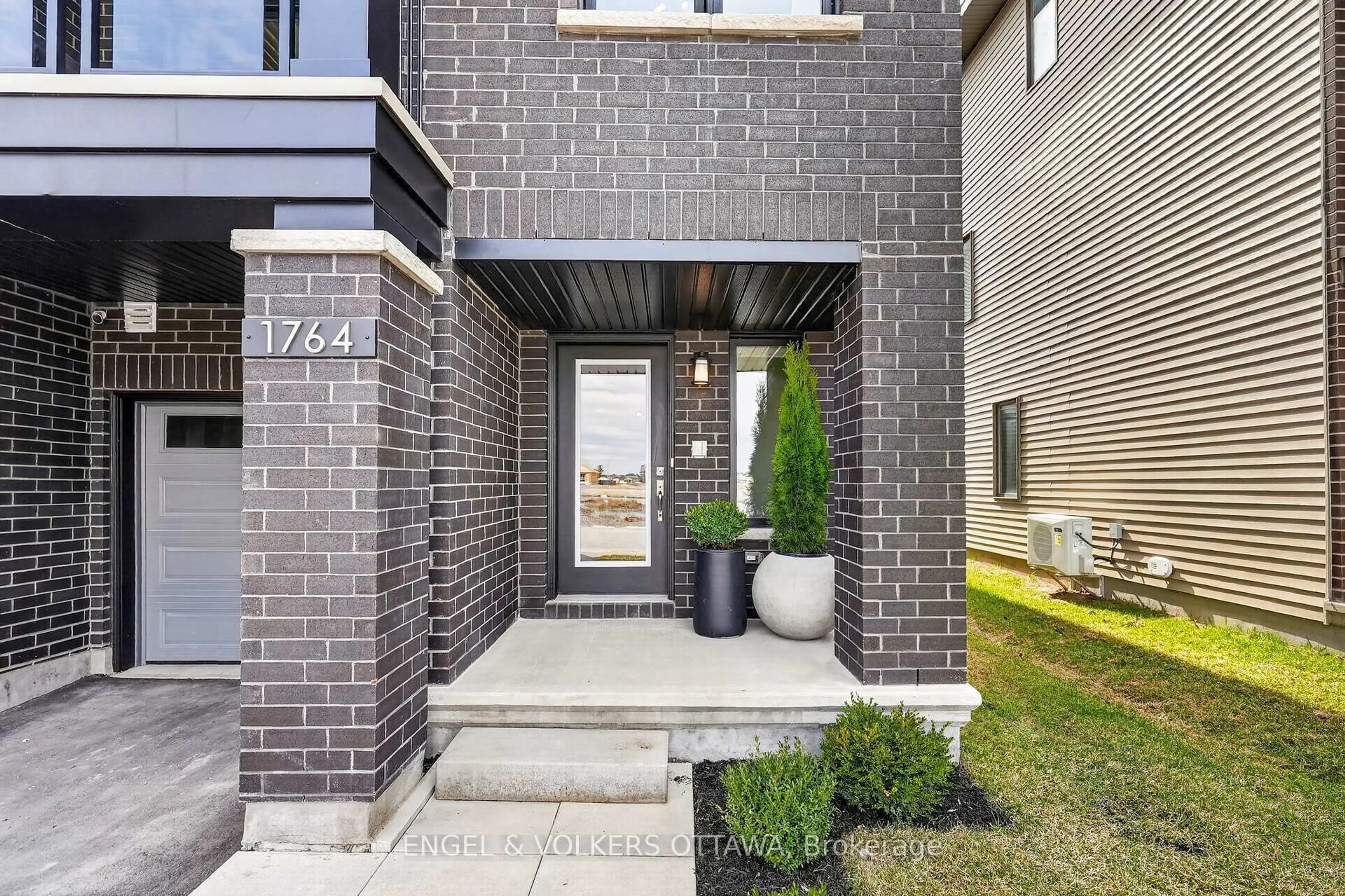 Unknown for 1764 Crux Rd, Orleans Ontario K1W 0W7