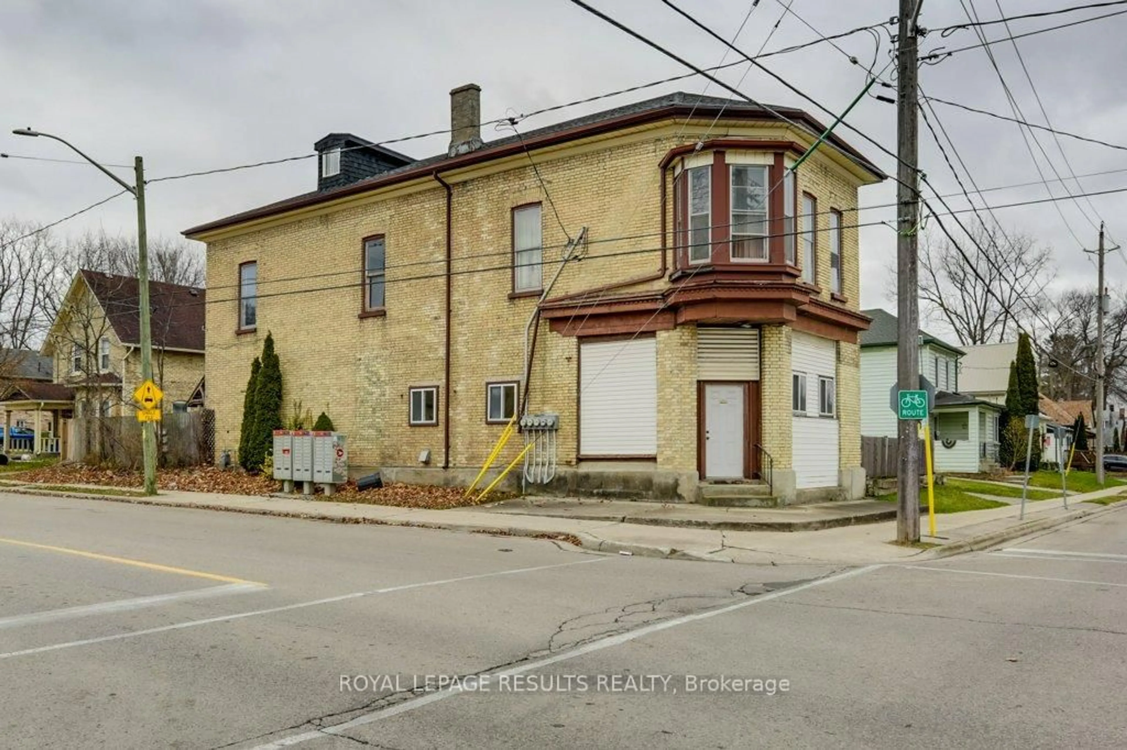 Unknown for 42 Redan St, St. Thomas Ontario N5P 1T4