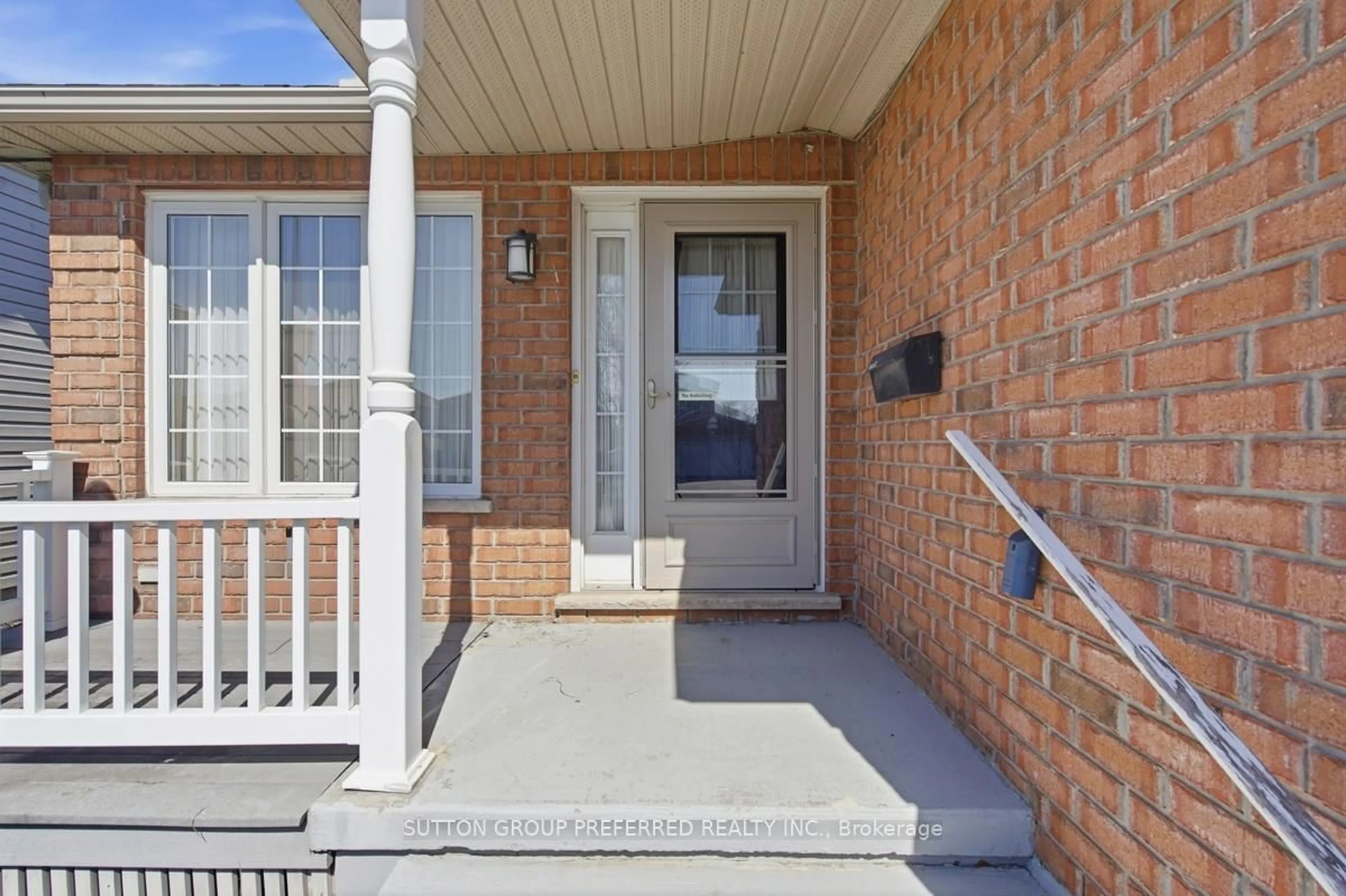 Unknown for 64 Willow Cres, Strathroy-Caradoc Ontario N7G 4H1