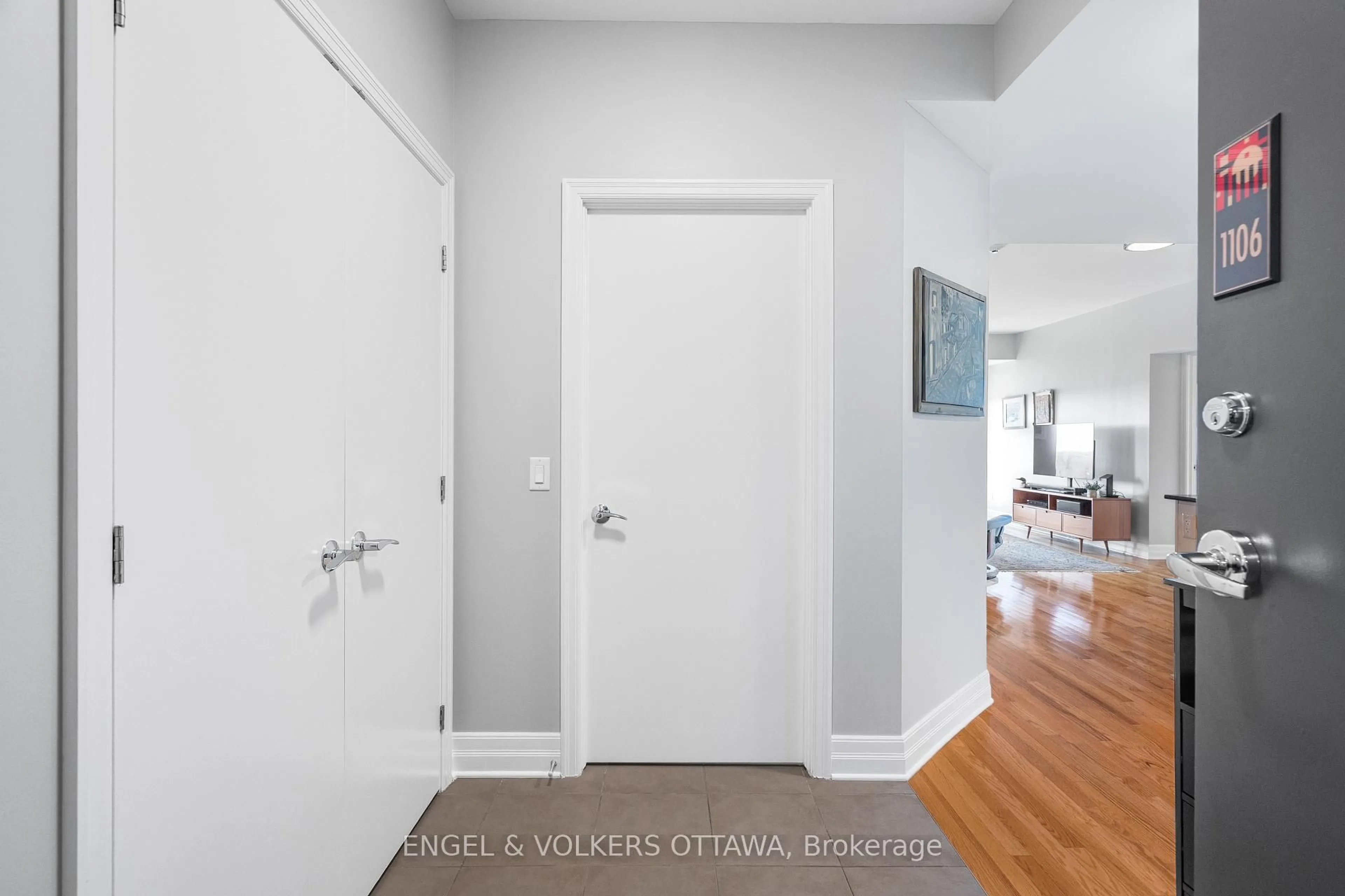 Indoor entryway for 75 CLEARY Ave #1106, Ottawa Ontario K2A 1R8