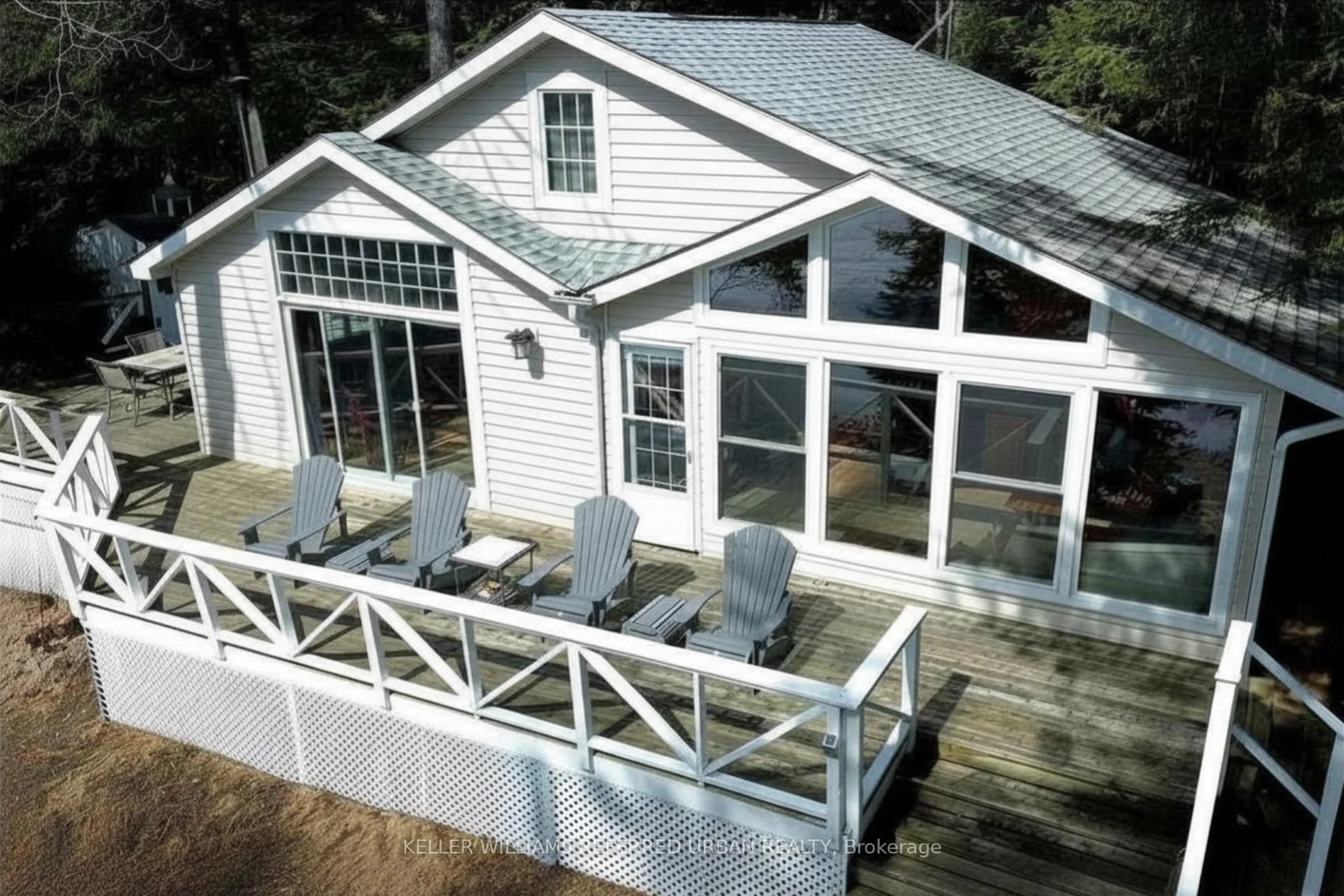 Home with vinyl exterior material, water/lake/river/ocean view for 1118 Pine Lake Shores, Bracebridge Ontario P1L 1X3