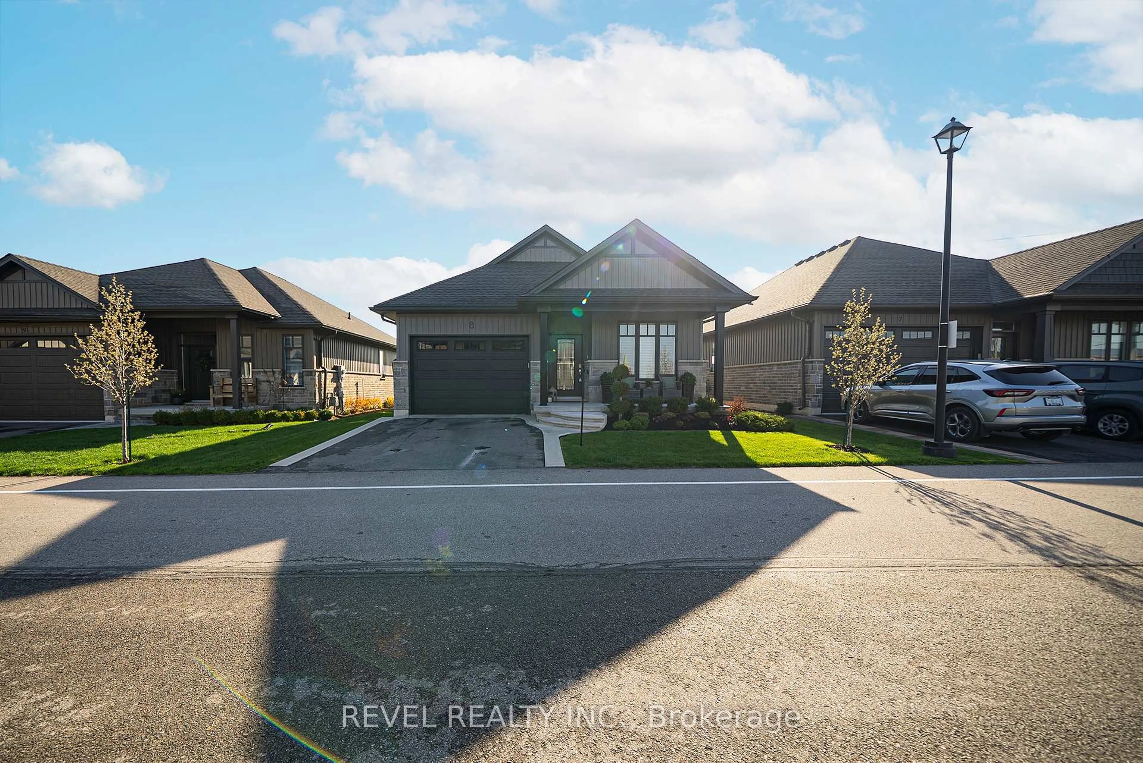 A pic from outside/outdoor area/front of a property/back of a property/a pic from drone, street for 24 Craddock Blvd #8, Haldimand Ontario N0A 1J0