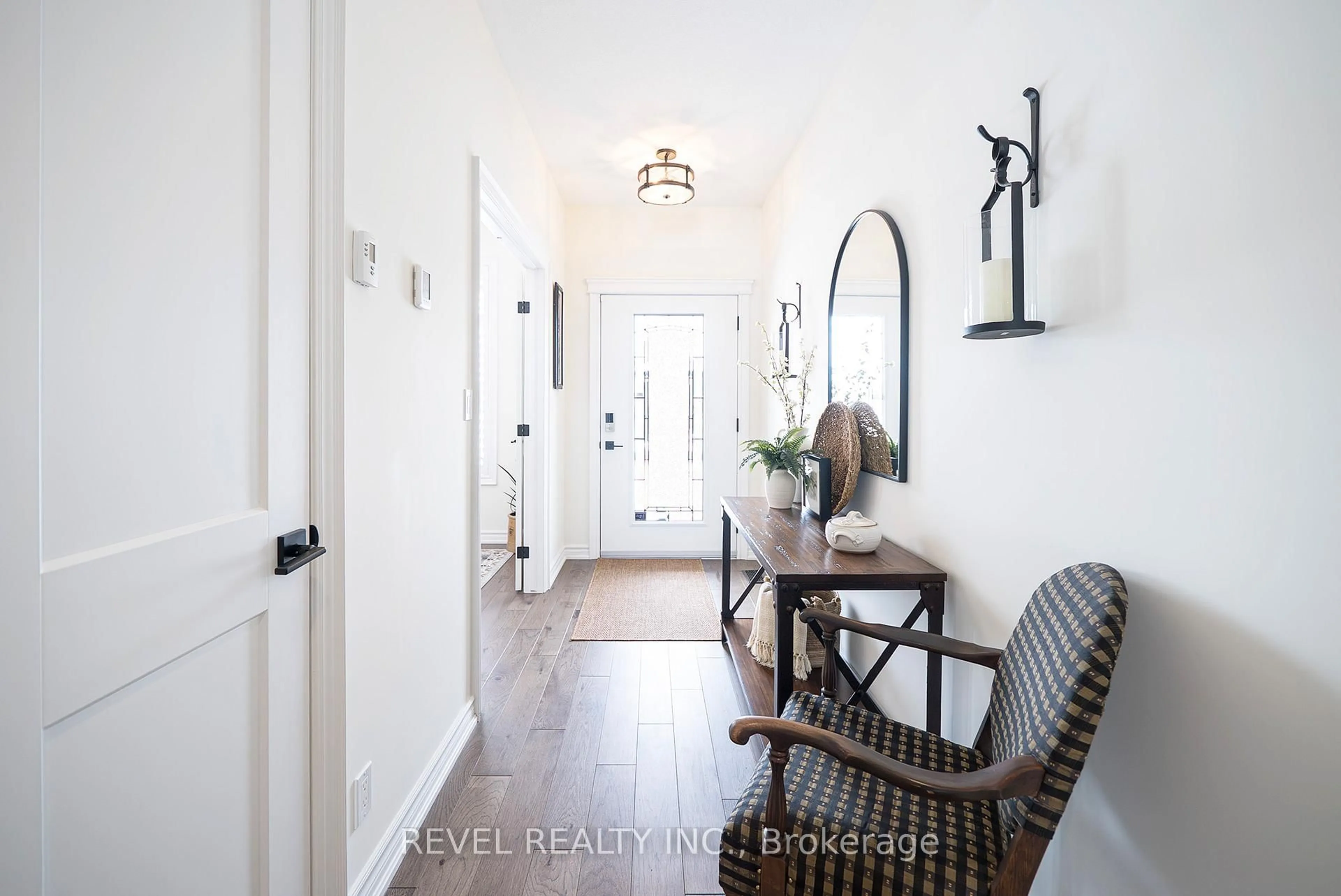 Indoor entryway for 24 Craddock Blvd #8, Haldimand Ontario N0A 1J0