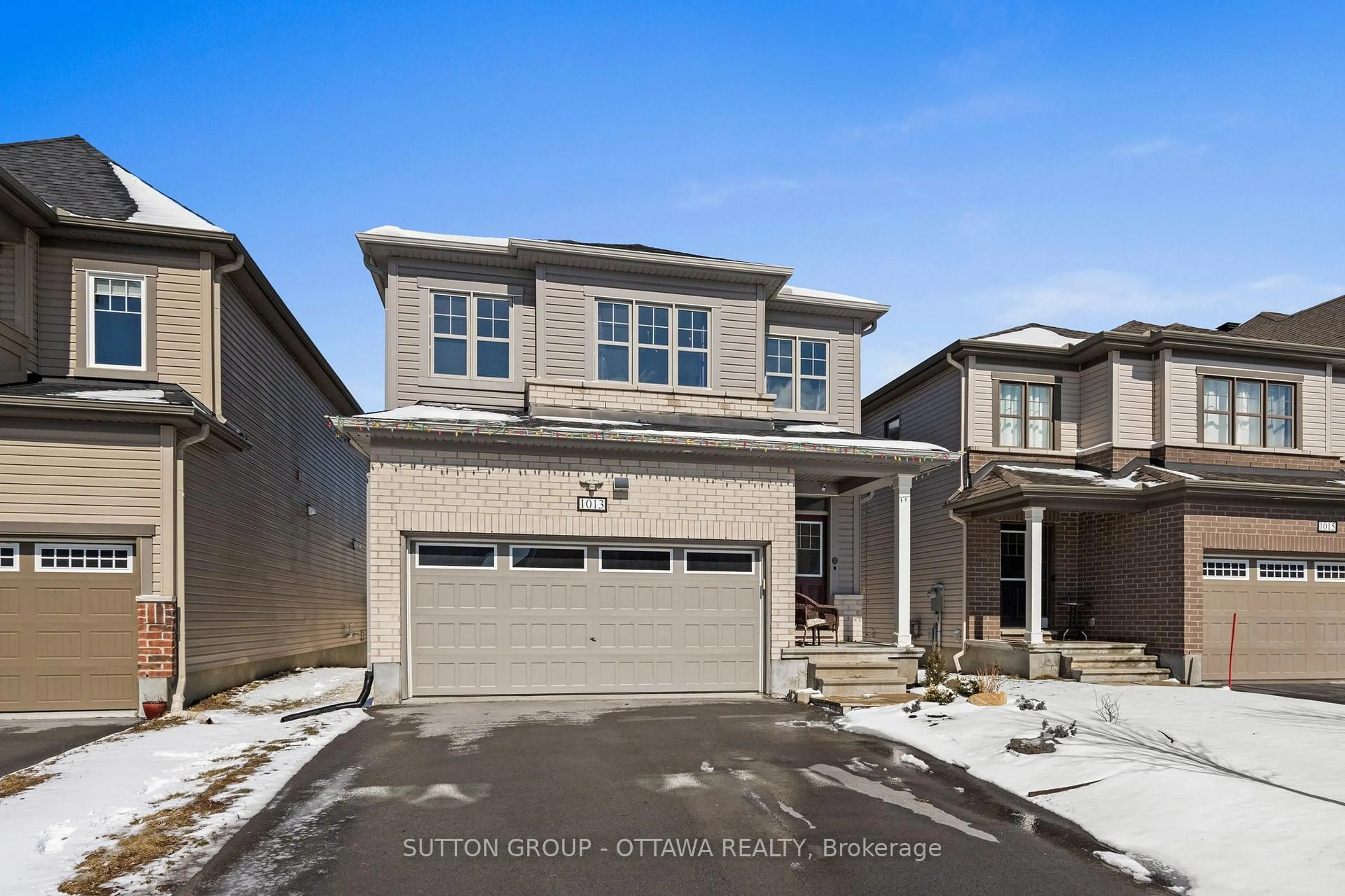 Unknown for 1013 Manege St, Ottawa Ontario K2S 0Y8