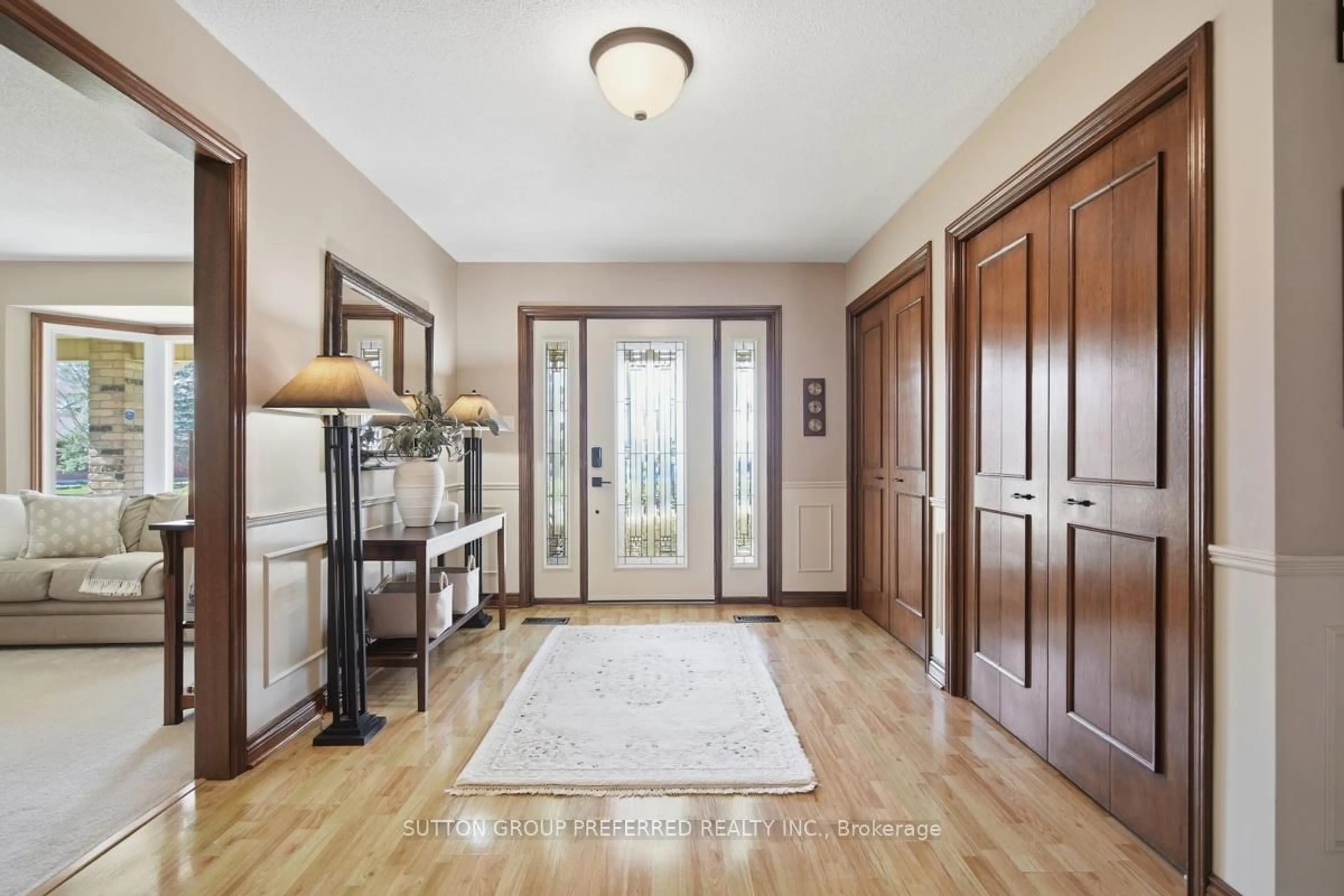 Indoor entryway for 67 Knights Bridge Rd, London South Ontario N6K 3P2