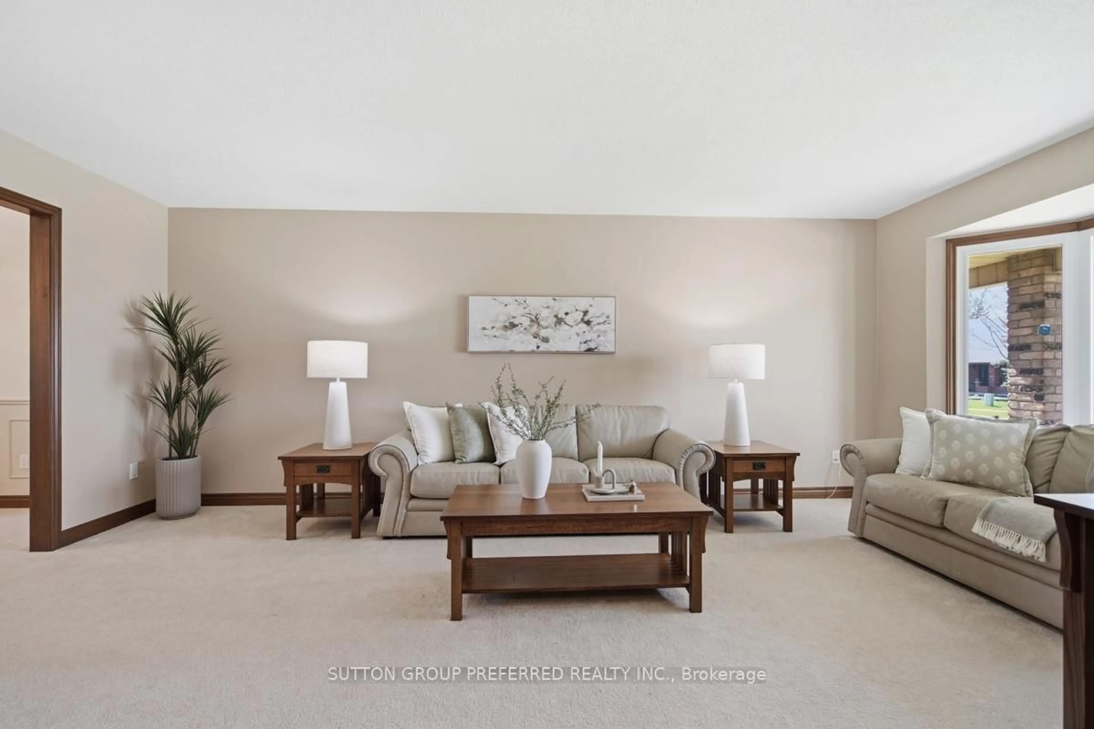 Living room with furniture, unknown for 67 Knights Bridge Rd, London South Ontario N6K 3P2