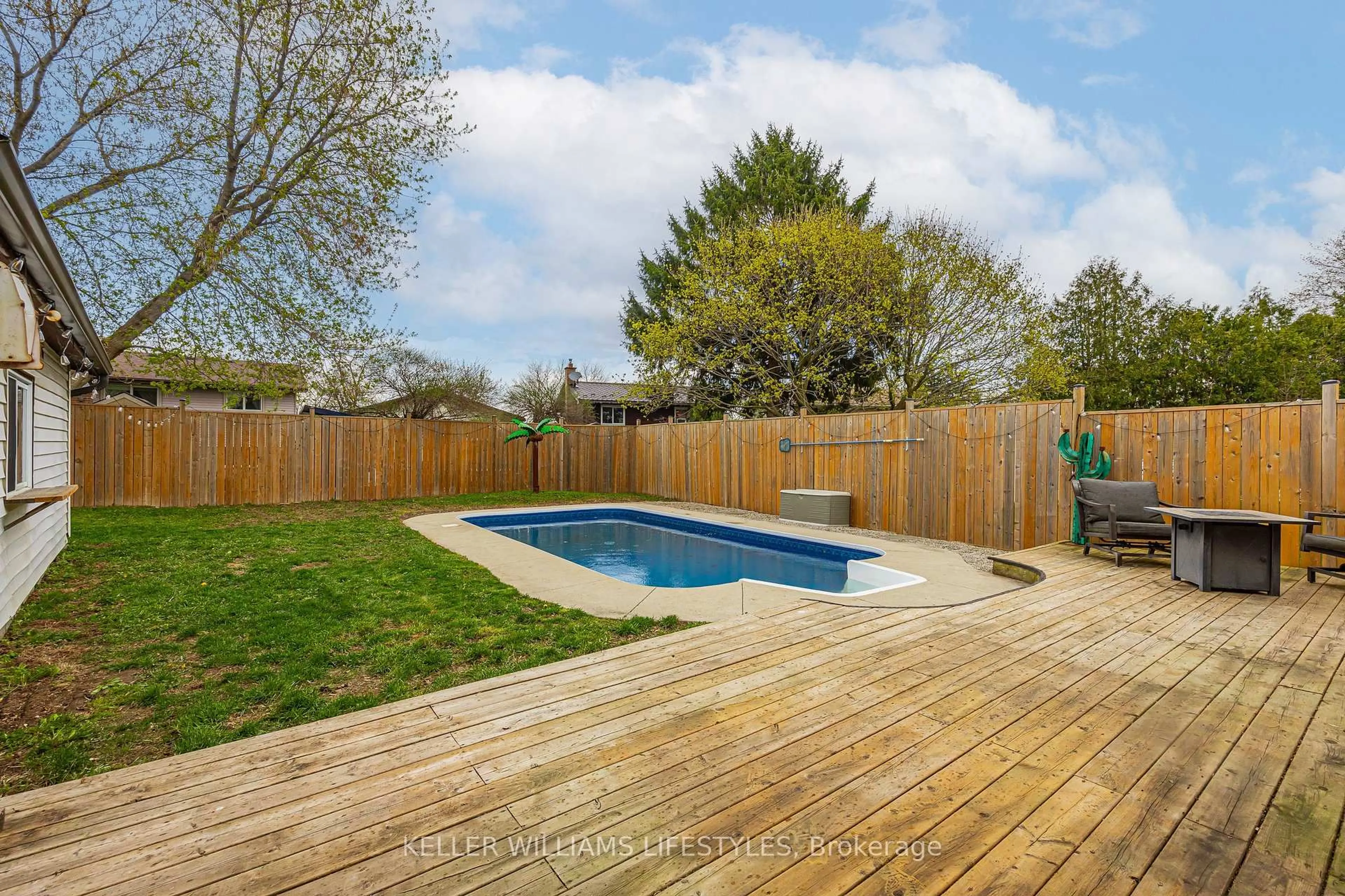 Pool for 20 Gatewood Cres, London East Ontario N5Y 5A5