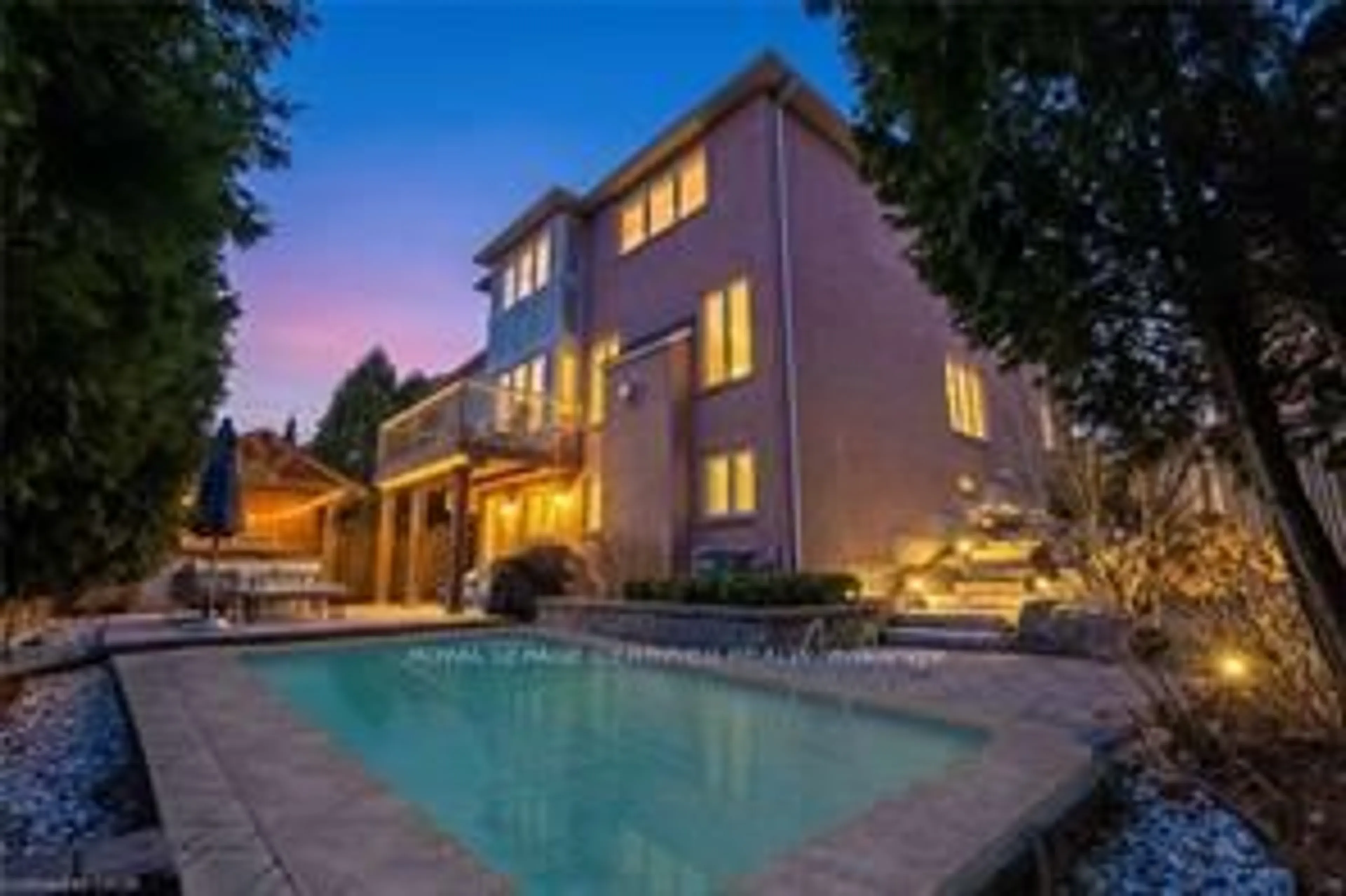 Pool for 31 Peer Crt, Hamilton Ontario L9K 0C5