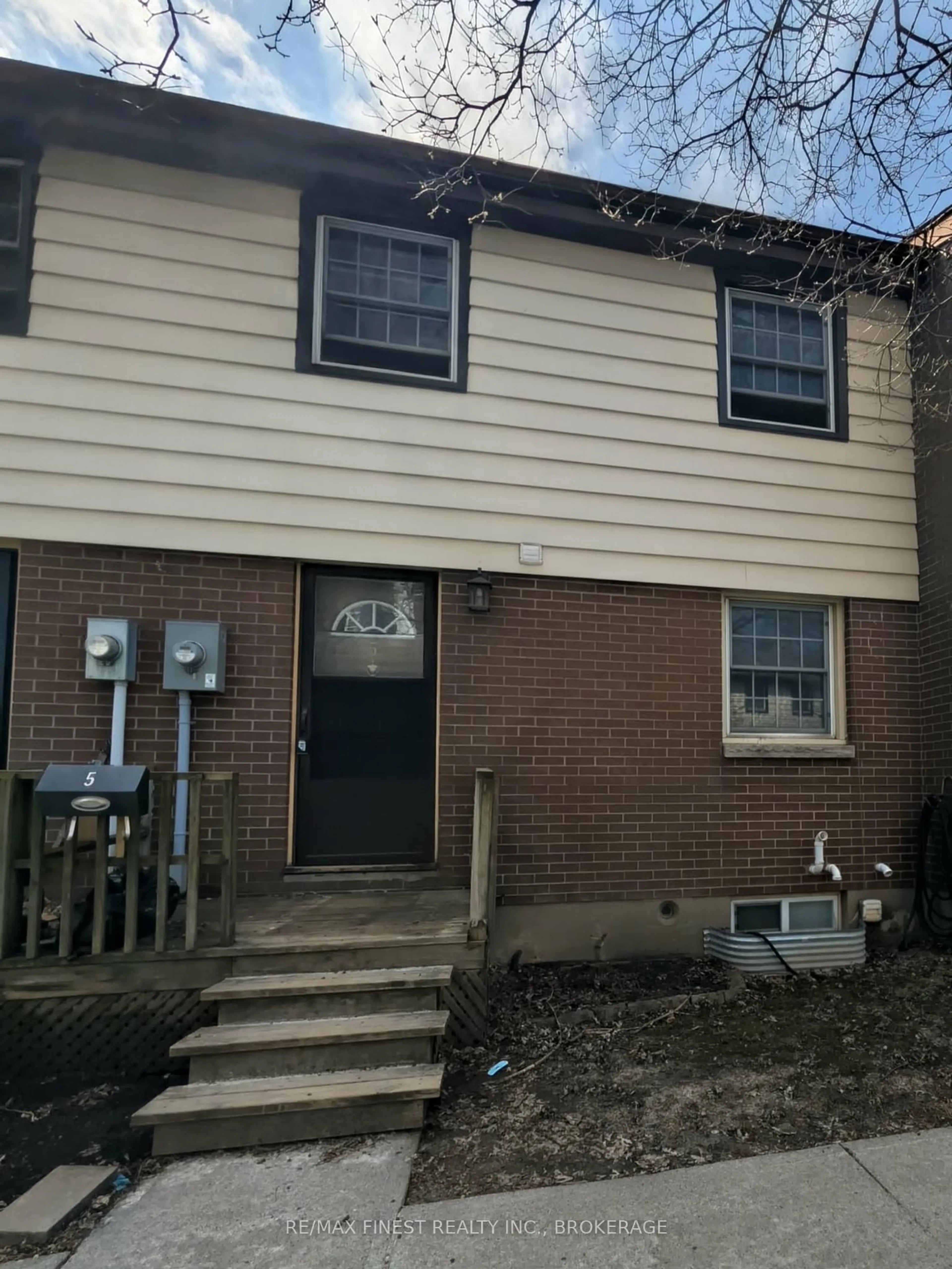 Home with brick exterior material, building for 136 Notch Hill Rd #5, Kingston Ontario K7M 2X1