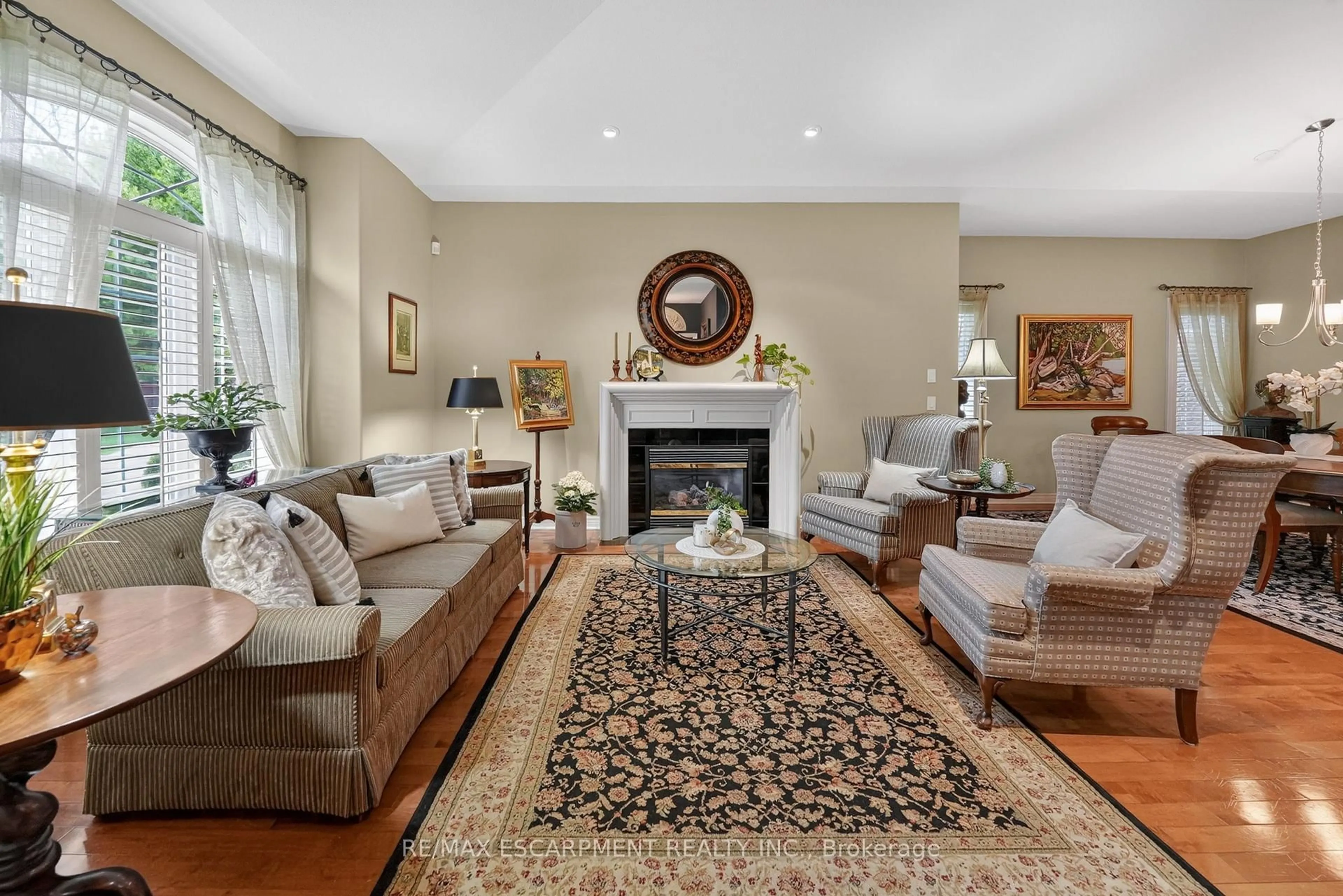 Living room with furniture, unknown for 42 Concord St #16, Pelham Ontario L0S 1E5