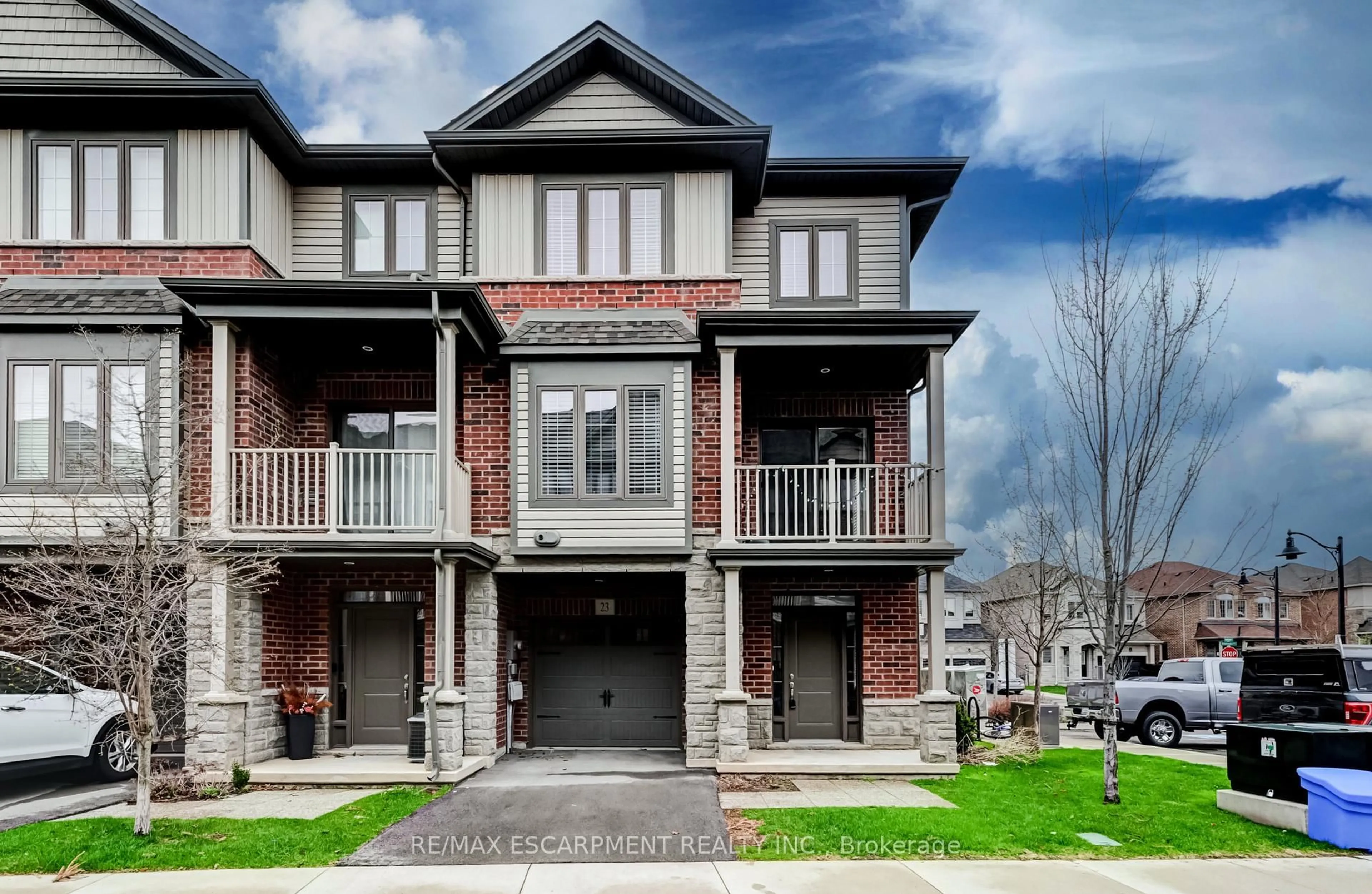 Home with brick exterior material, street for 23 ridgeside Lane, Hamilton Ontario L8B 1W5