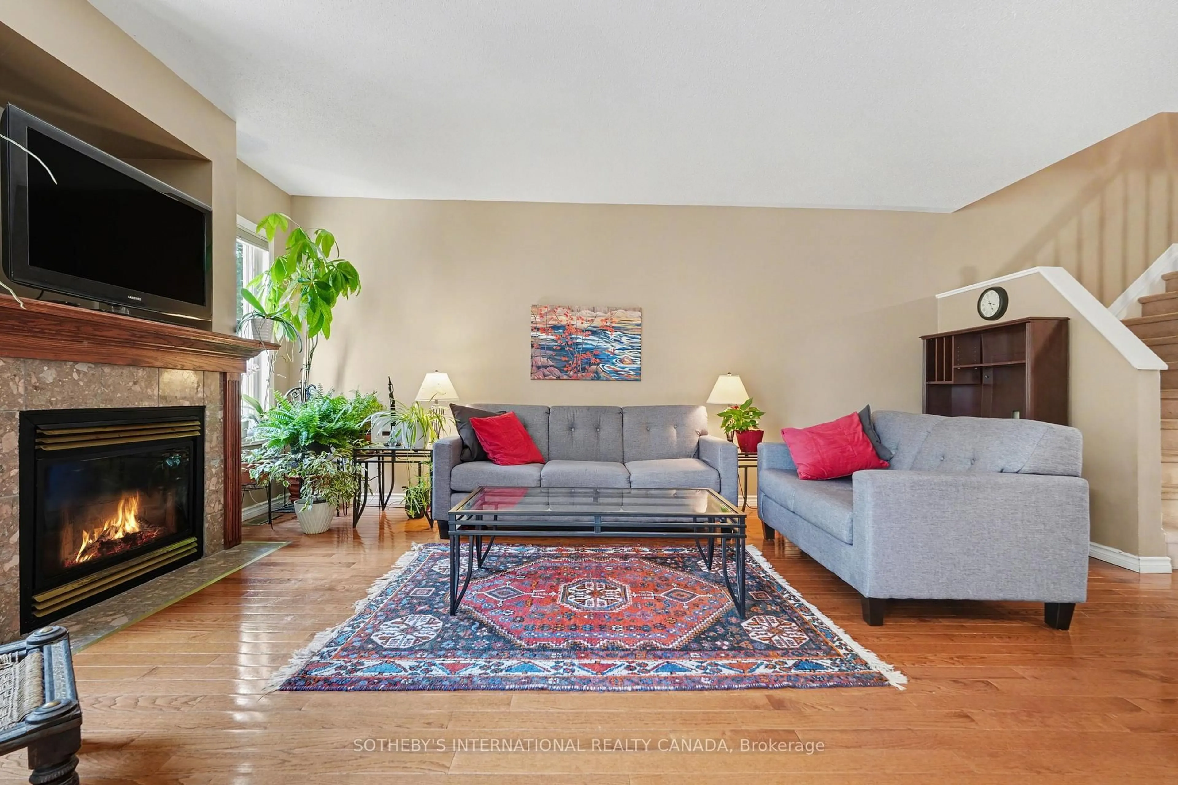 Living room with furniture, unknown for 55 Chantilly Gate, Stittsville Ontario K2S 2B1