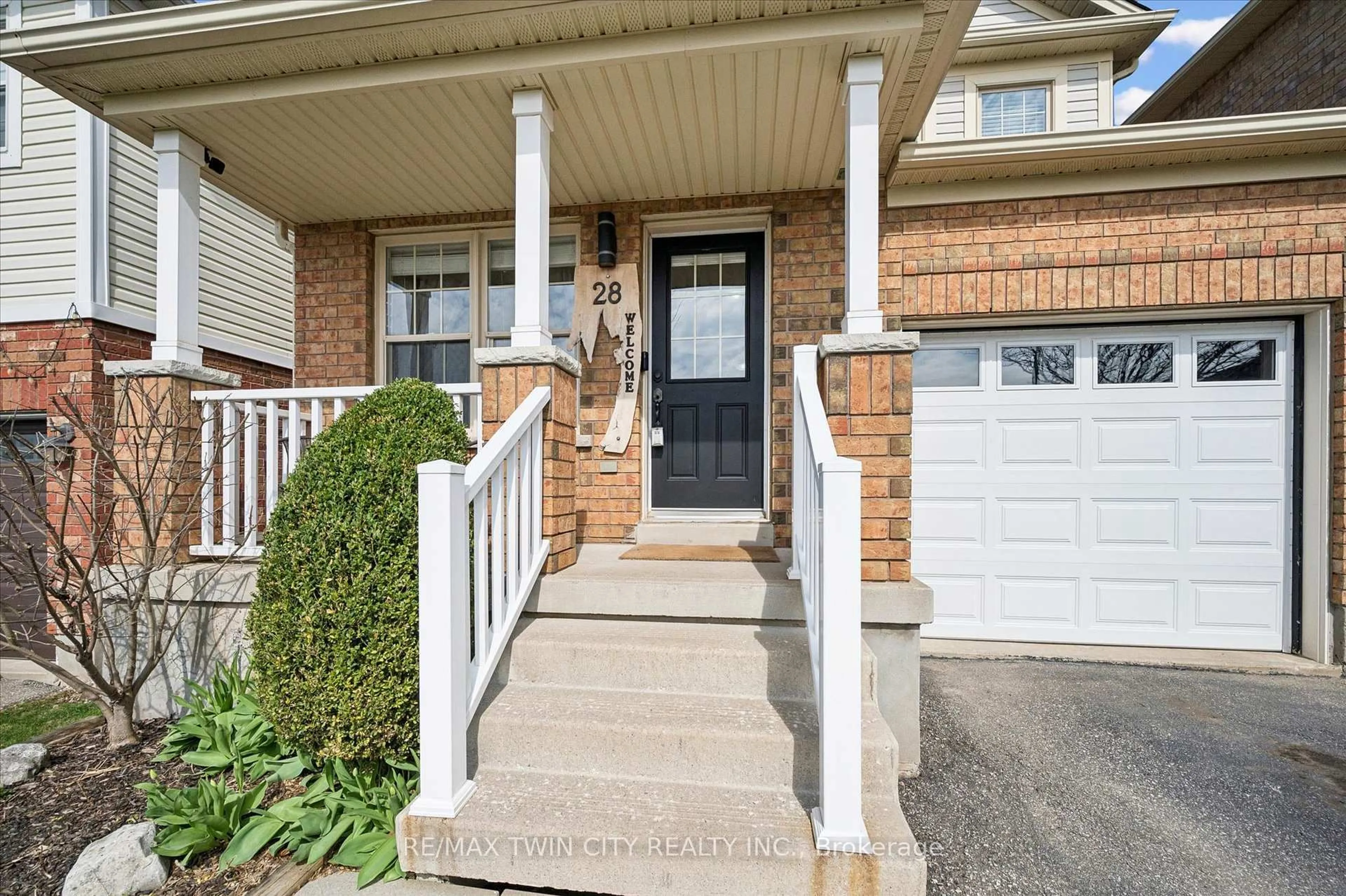 Indoor entryway for 28 Griffiths Ave, Cambridge Ontario N1P 1J7