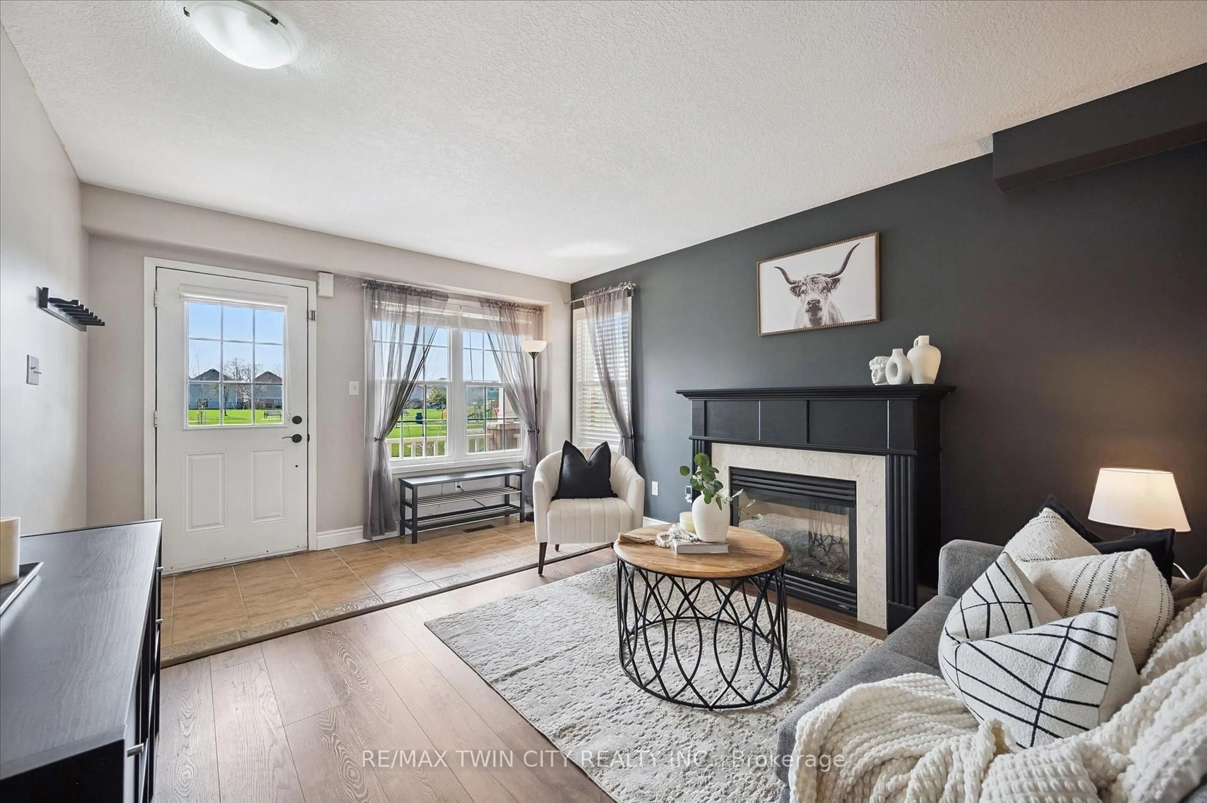 Living room with furniture, unknown for 28 Griffiths Ave, Cambridge Ontario N1P 1J7