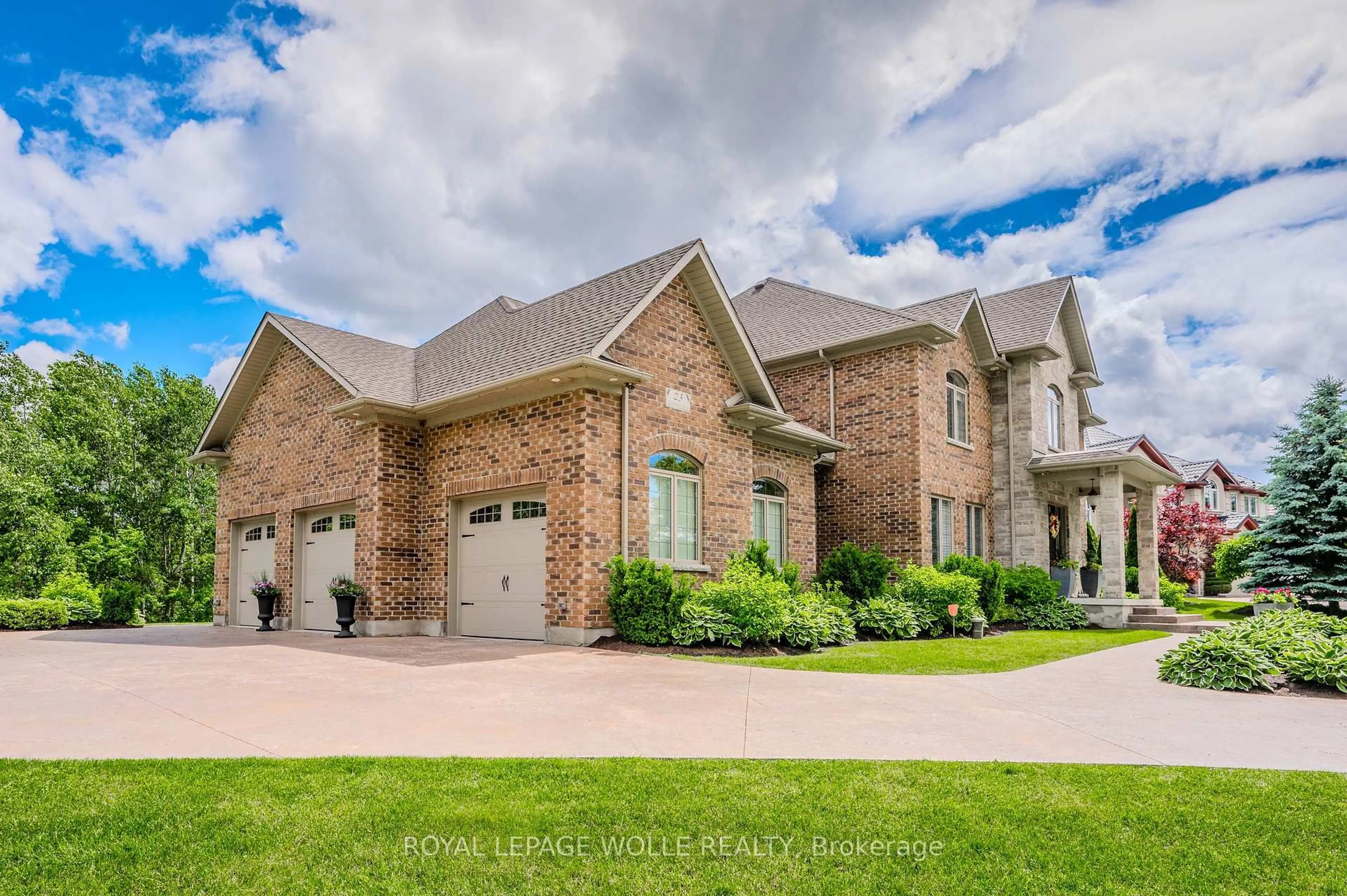 Home with brick exterior material, street for 23 Highgrove Crt, Cambridge Ontario N3H 4R8