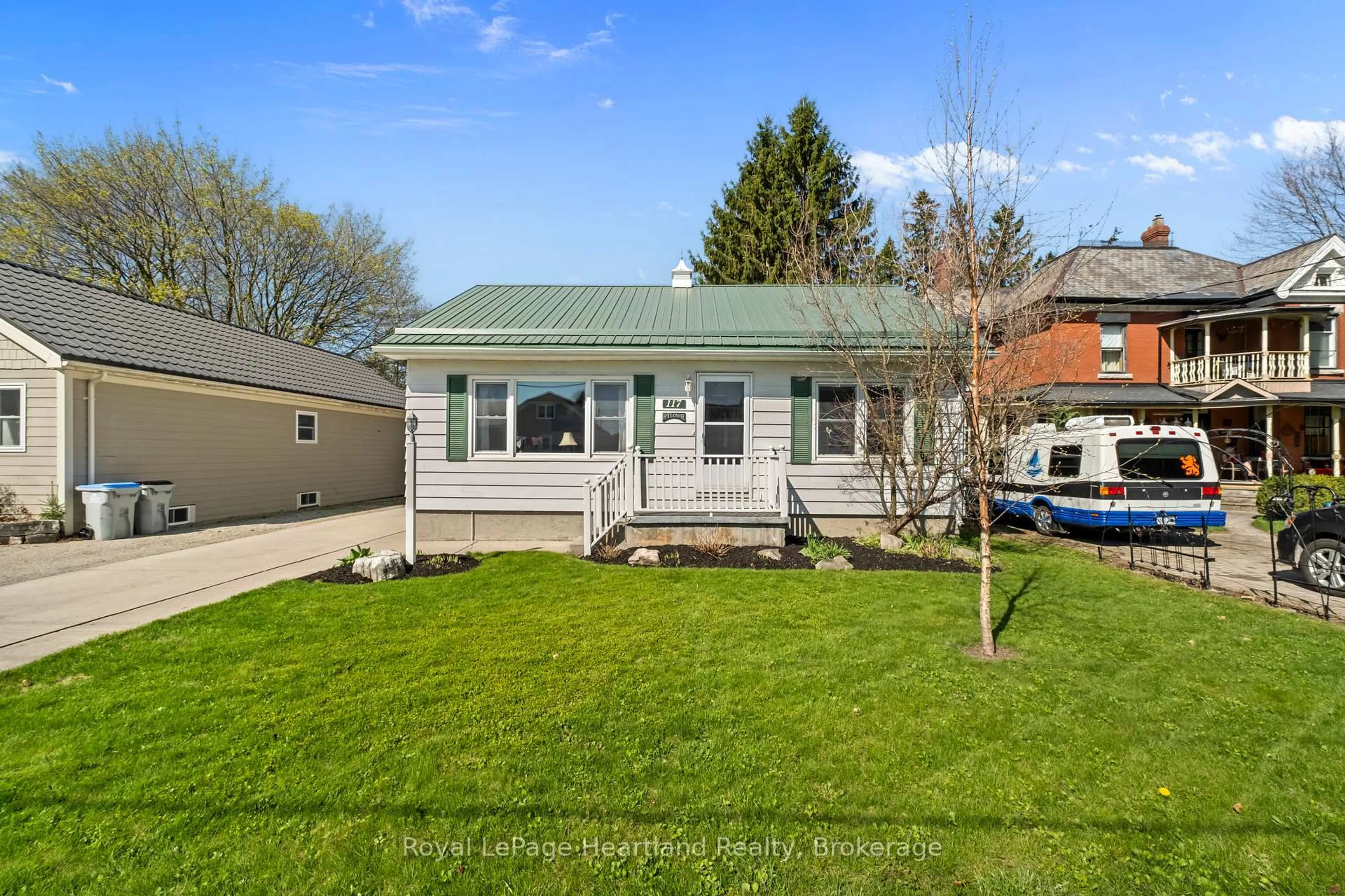 Home with vinyl exterior material, street for 117 Andrew St, South Huron Ontario N0M 1S1