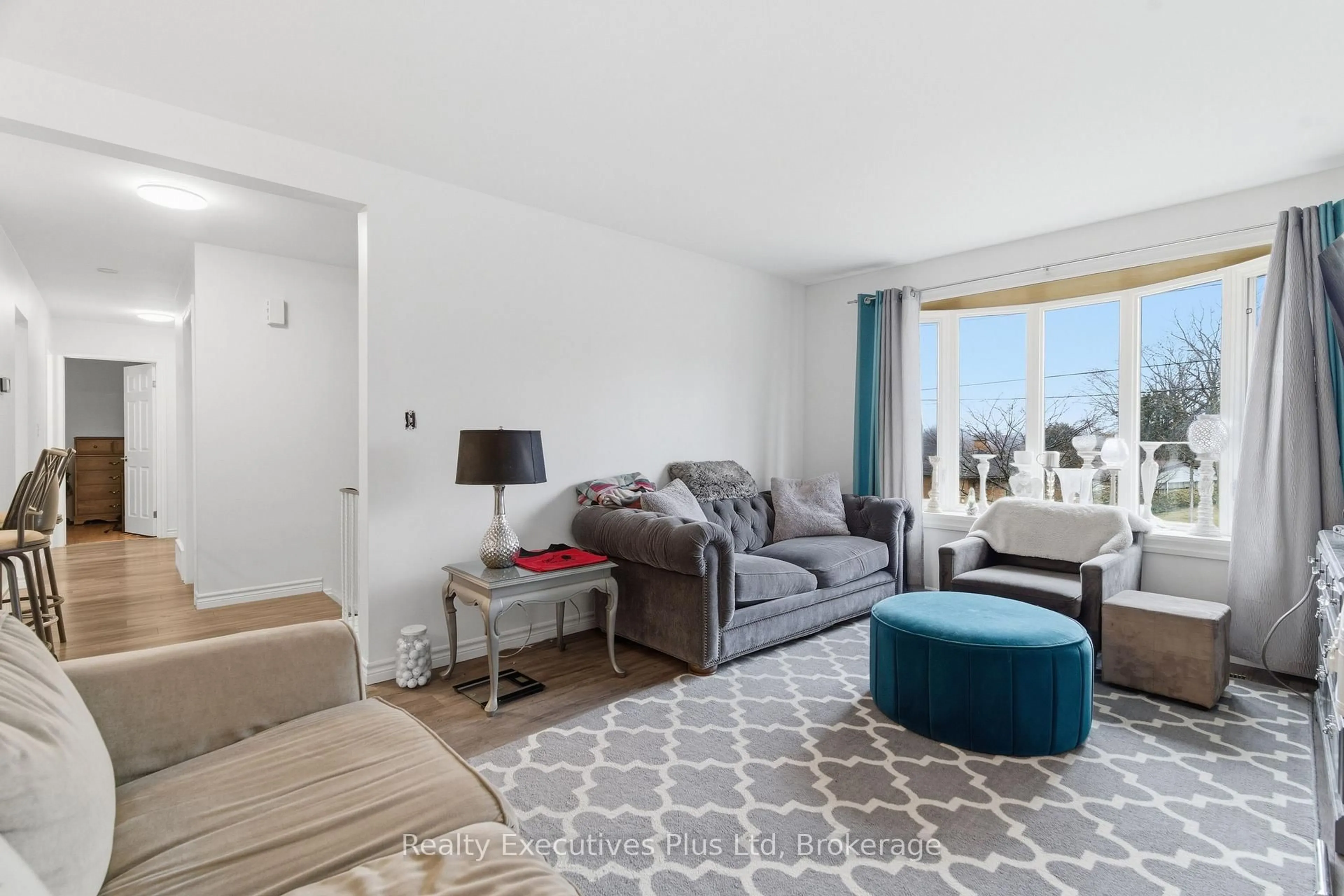 Living room with furniture, unknown for 90 Western Ave, Guelph Ontario N1H 6A8