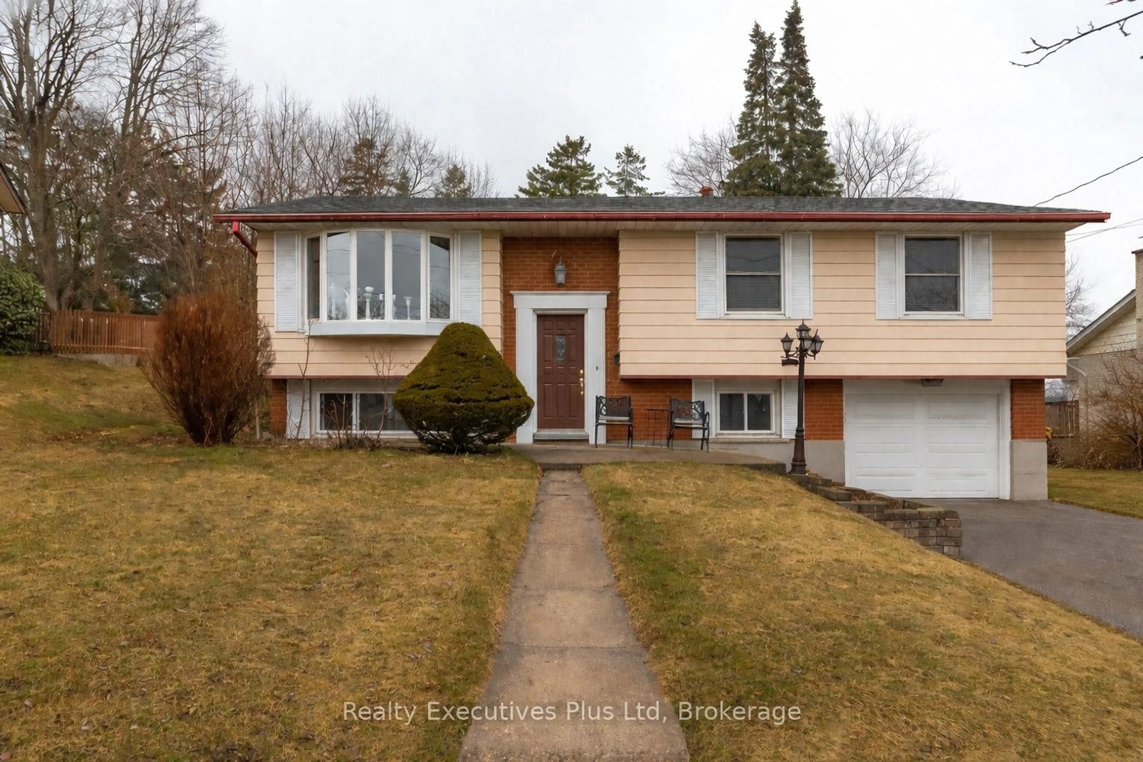 Unknown for 90 Western Ave, Guelph Ontario N1H 6A8