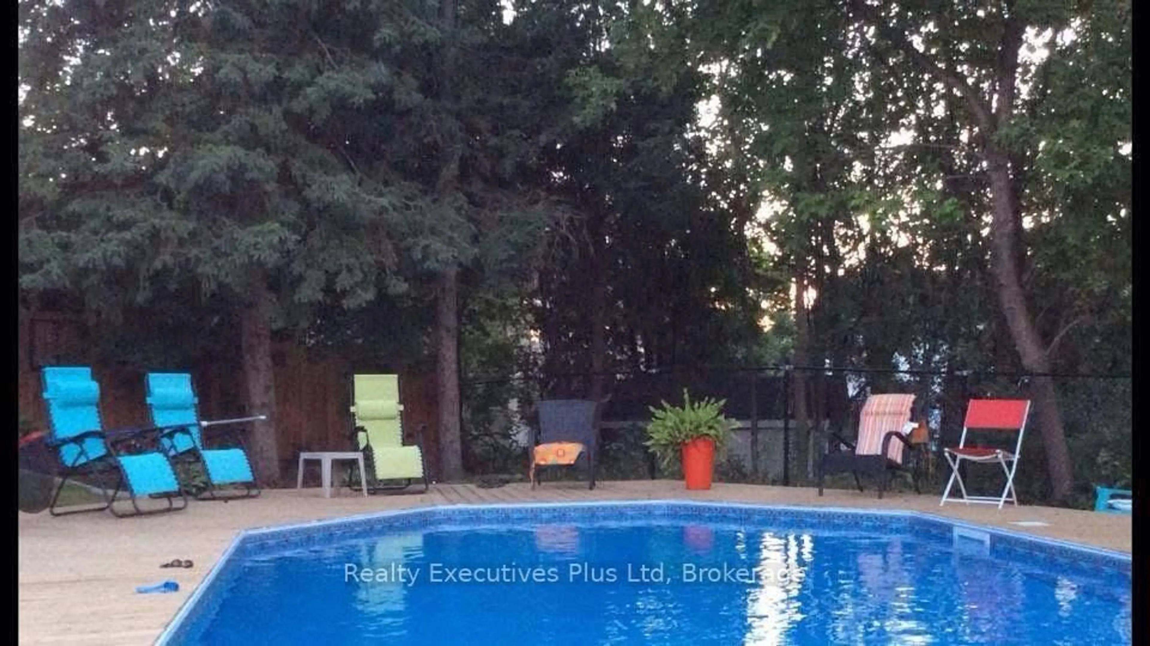 Pool for 90 Western Ave, Guelph Ontario N1H 6A8