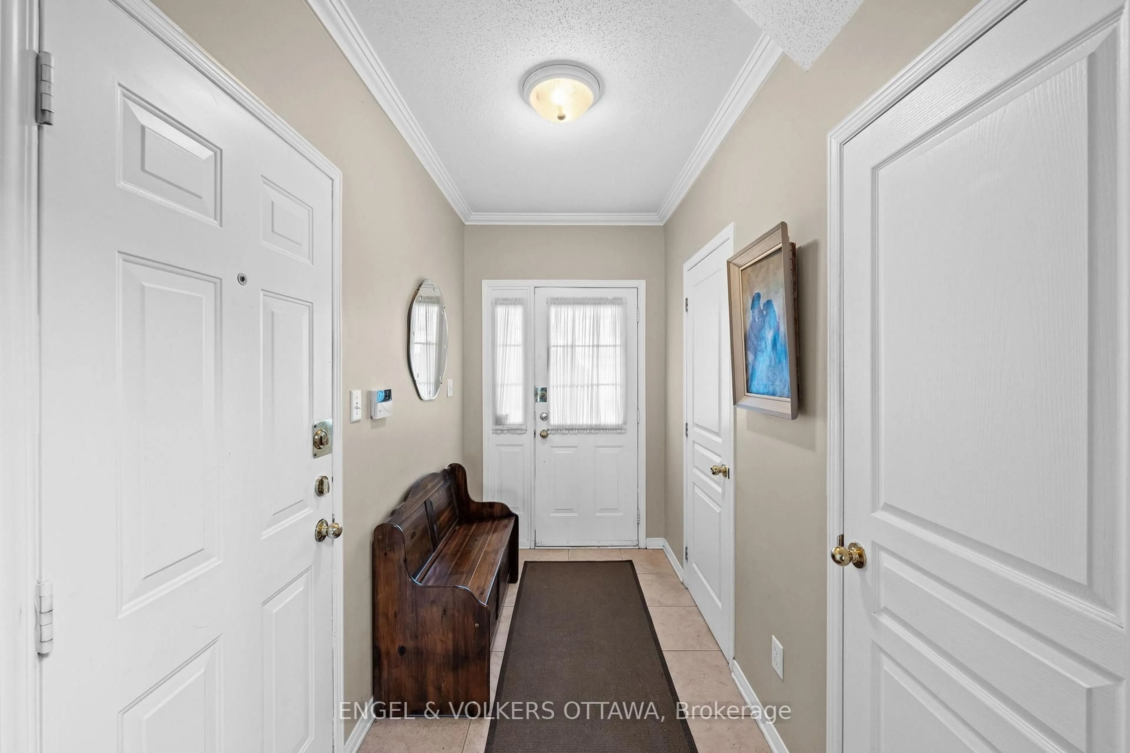 Indoor entryway for 25 Goldthorpe Private, Ottawa Ontario K2J 5L7
