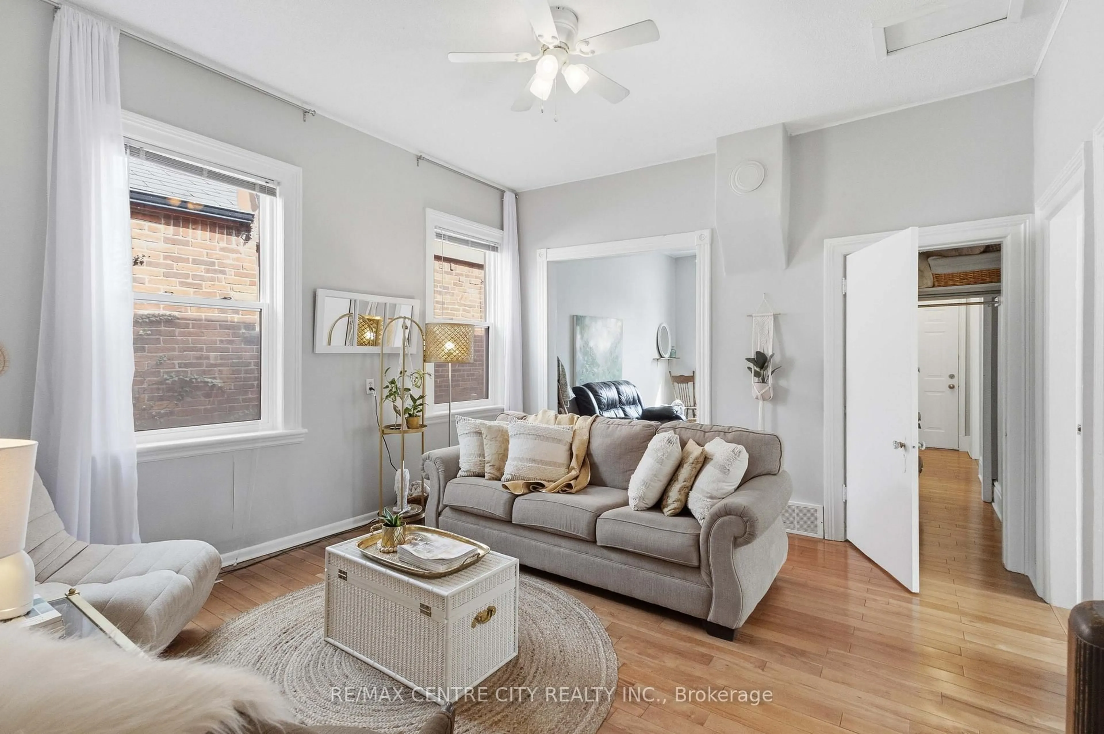 Living room with furniture, unknown for 71 Riverside Dr, London North Ontario N6H 1B3