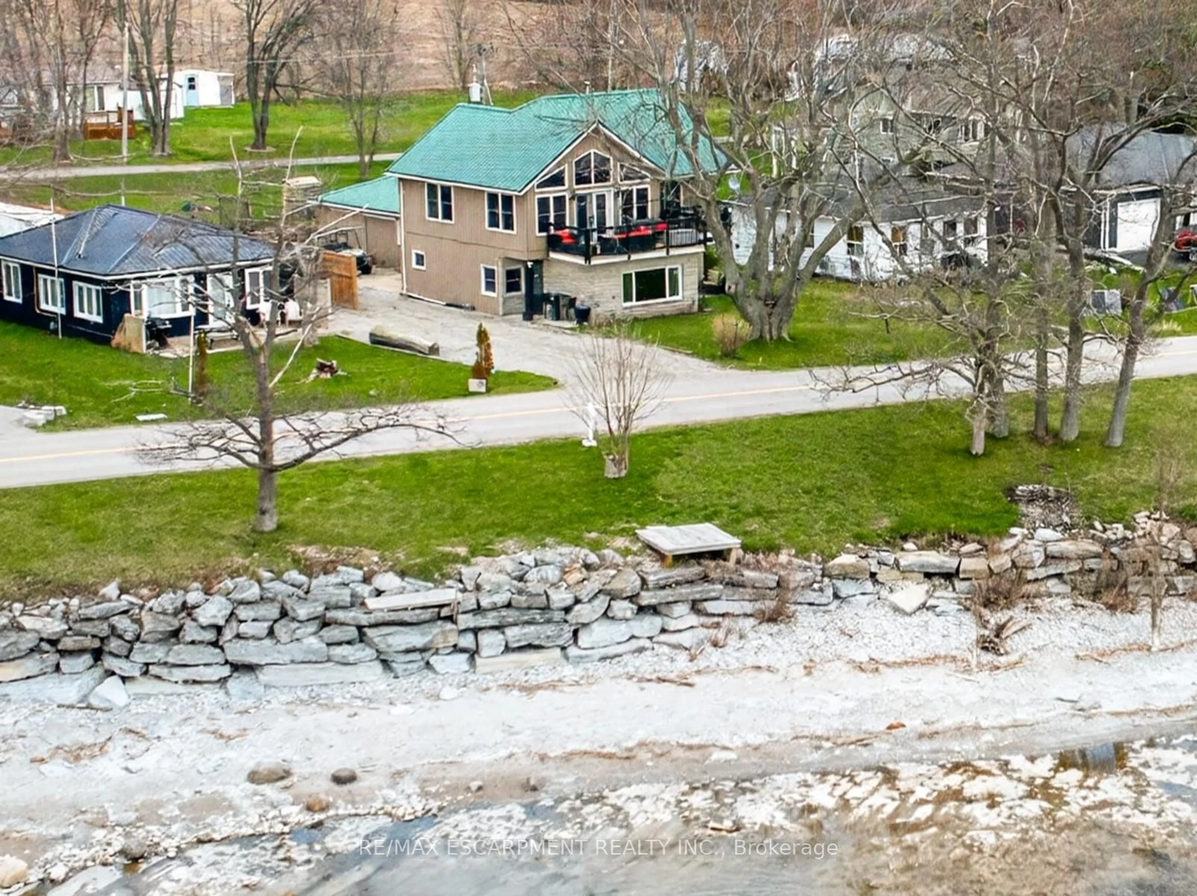 A pic from outside/outdoor area/front of a property/back of a property/a pic from drone, water/lake/river/ocean view for 27 Blue Water Pkwy, Haldimand Ontario N0A 1P0