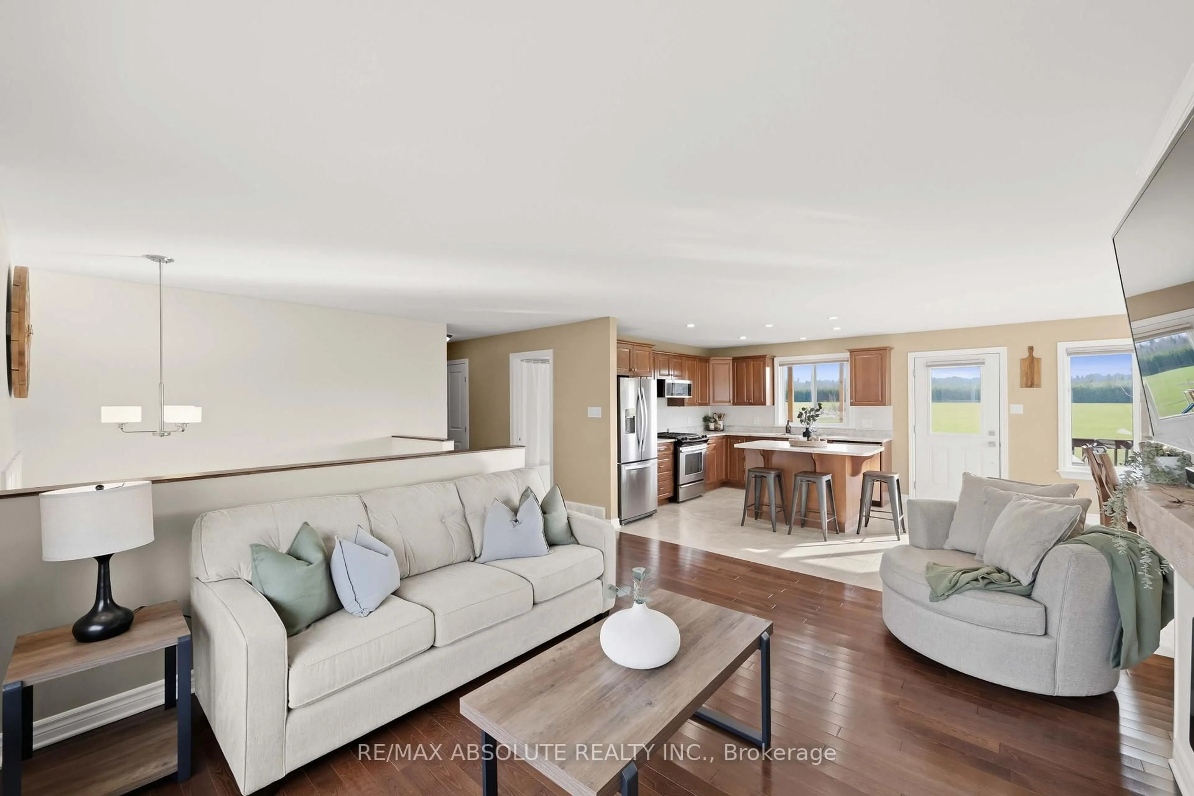 Living room with furniture, unknown for 1819 Lochwinnoch Rd, Renfrew Ontario K7V 3Z4