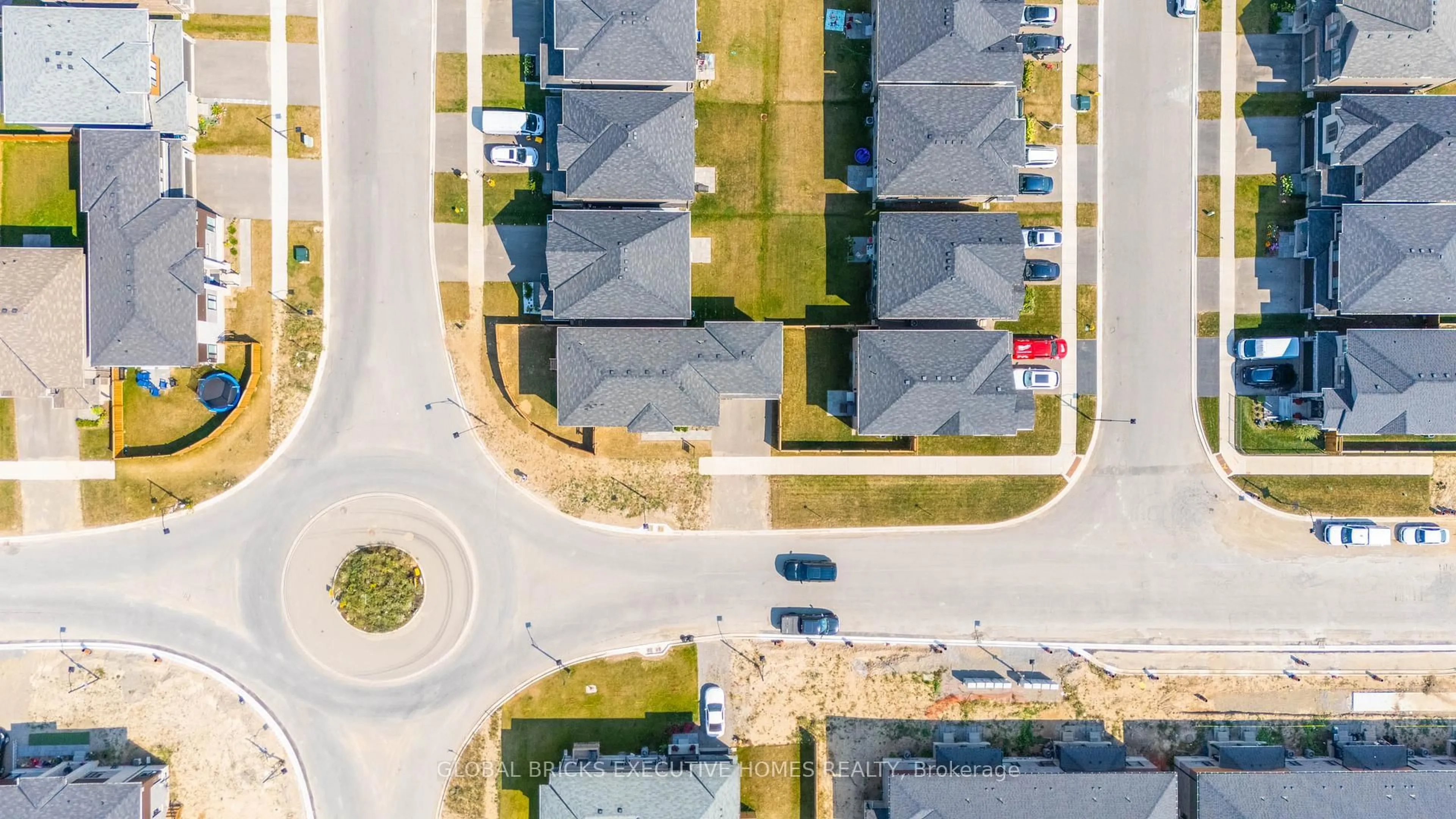 A pic from outside/outdoor area/front of a property/back of a property/a pic from drone, street for 183 Longboat Ru, Brantford Ontario N3T 5L5