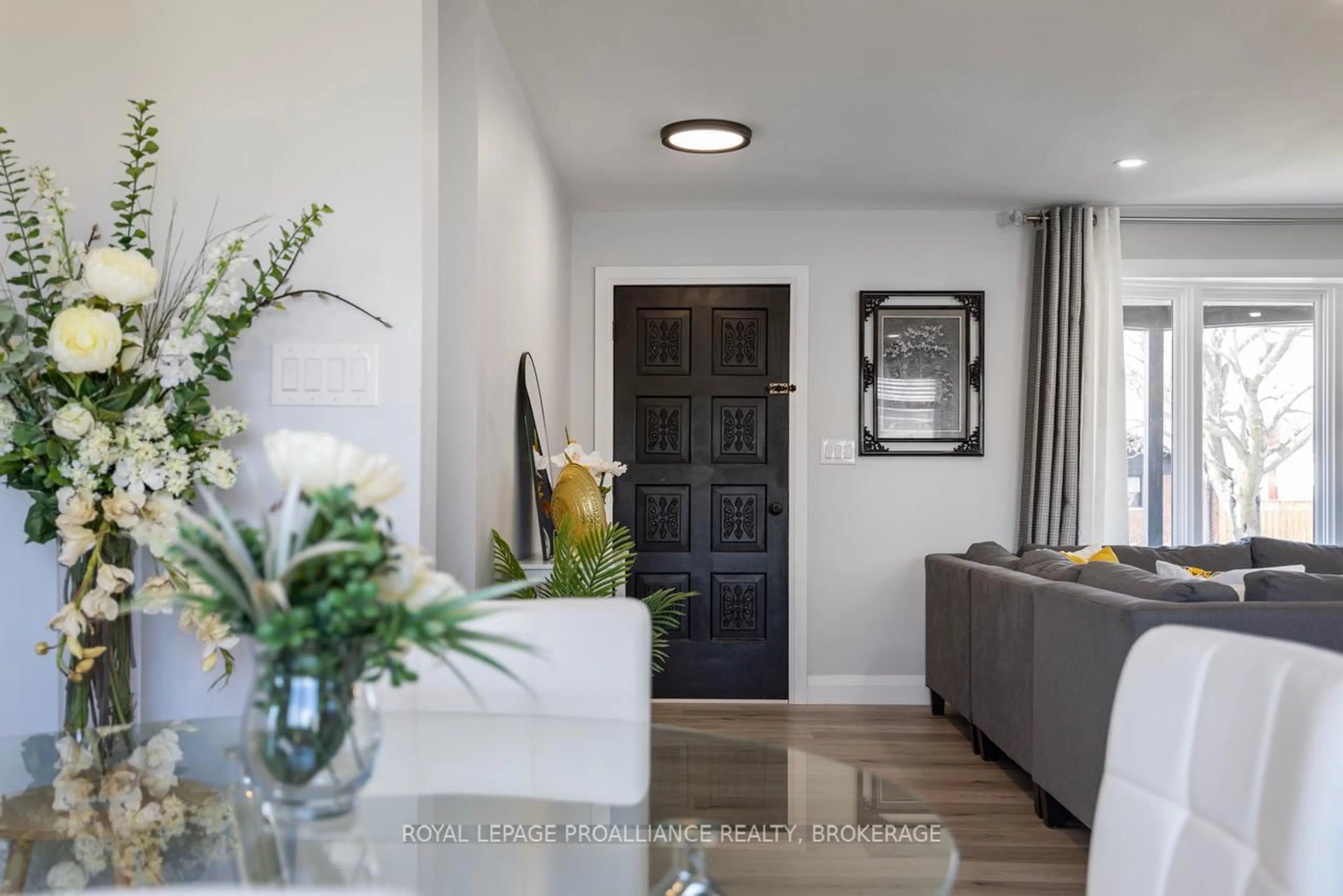 Indoor entryway for 39 Howard Cres, Kingston Ontario K7M 3C7