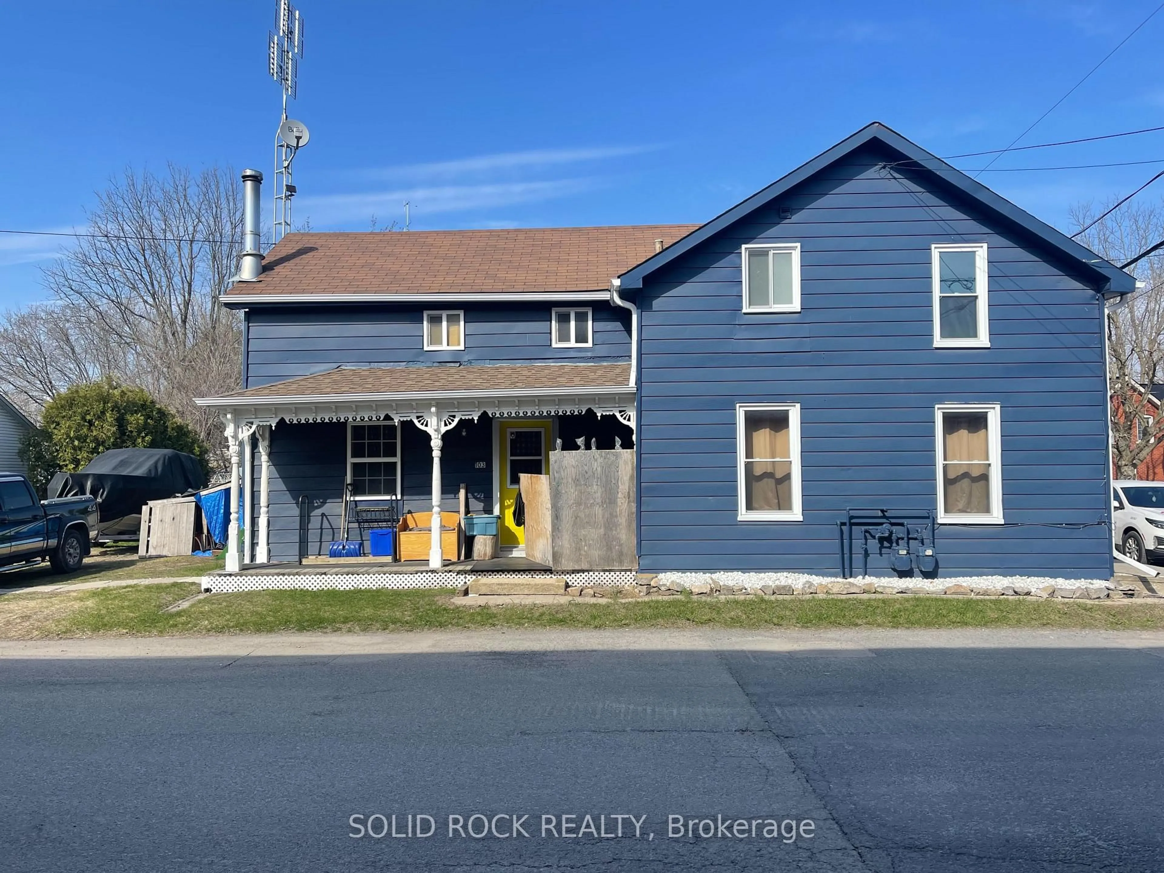 A pic from outside/outdoor area/front of a property/back of a property/a pic from drone, street for 201 Clothier St St, North Grenville Ontario K0G 1J0