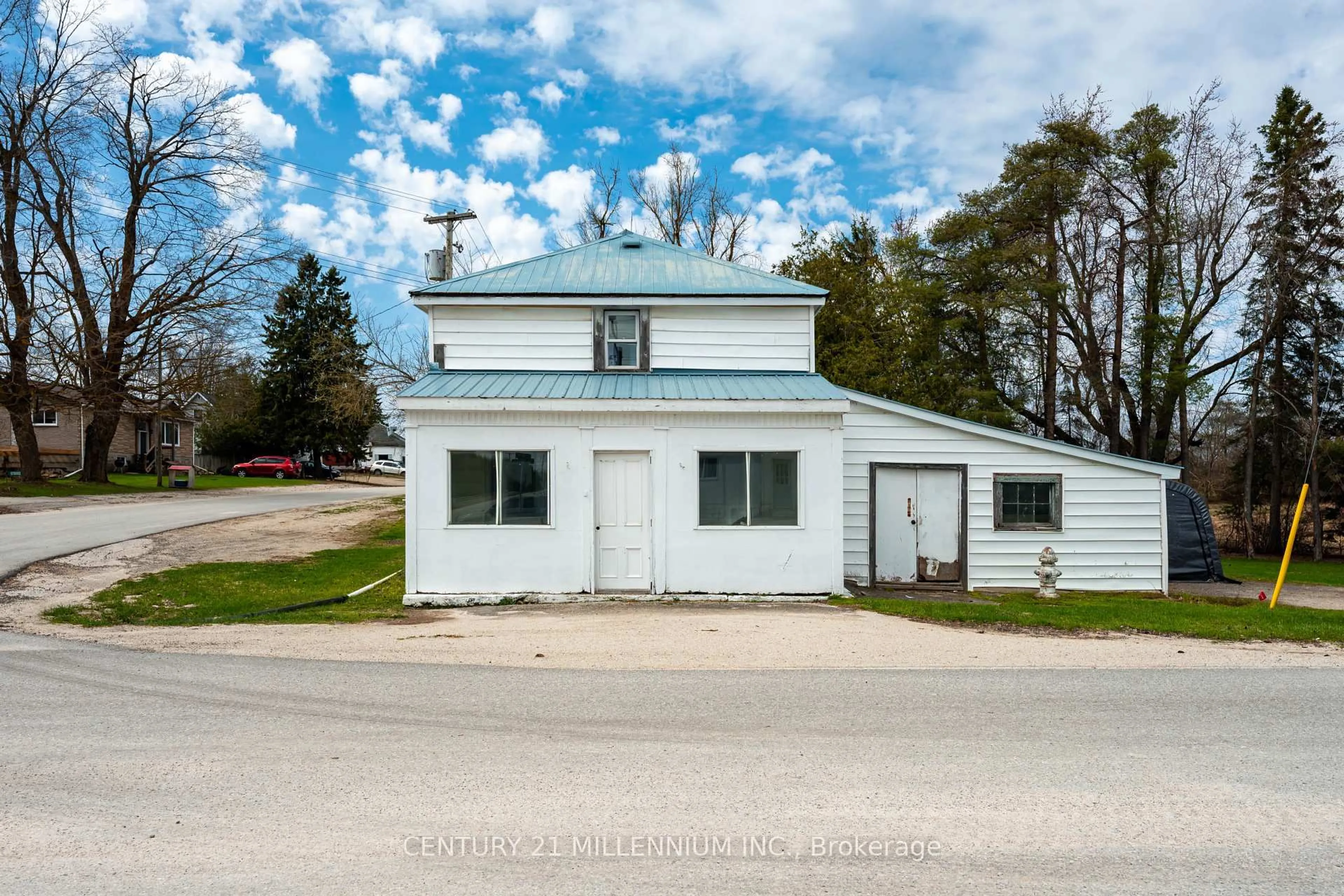 A pic from outside/outdoor area/front of a property/back of a property/a pic from drone, building for 078001 7th Line, Melancthon Ontario L9V 2B7