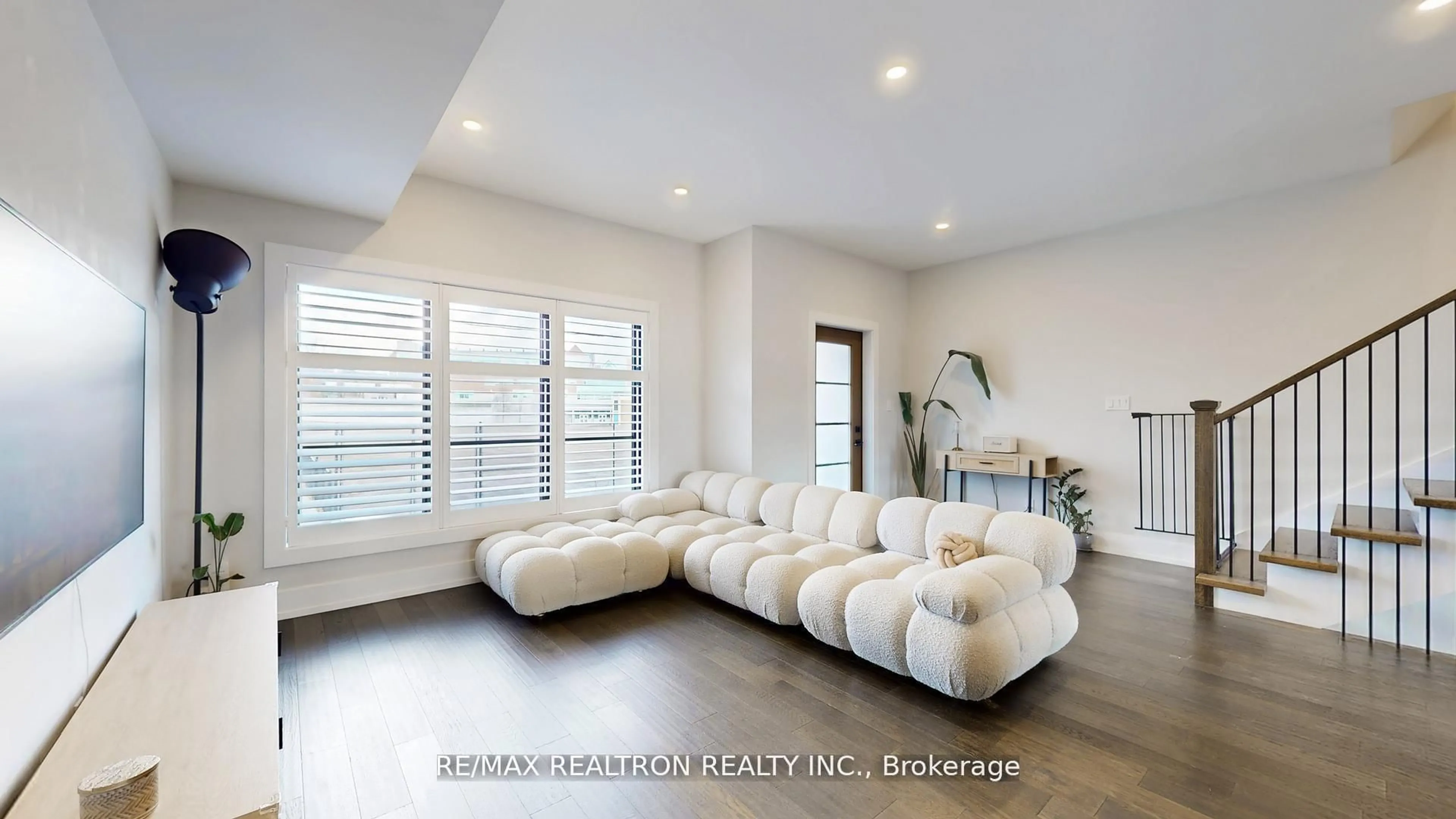 Living room with furniture, ceramic/tile floor for 3 Spring Lane #C, Brantford Ontario N3T 4M2