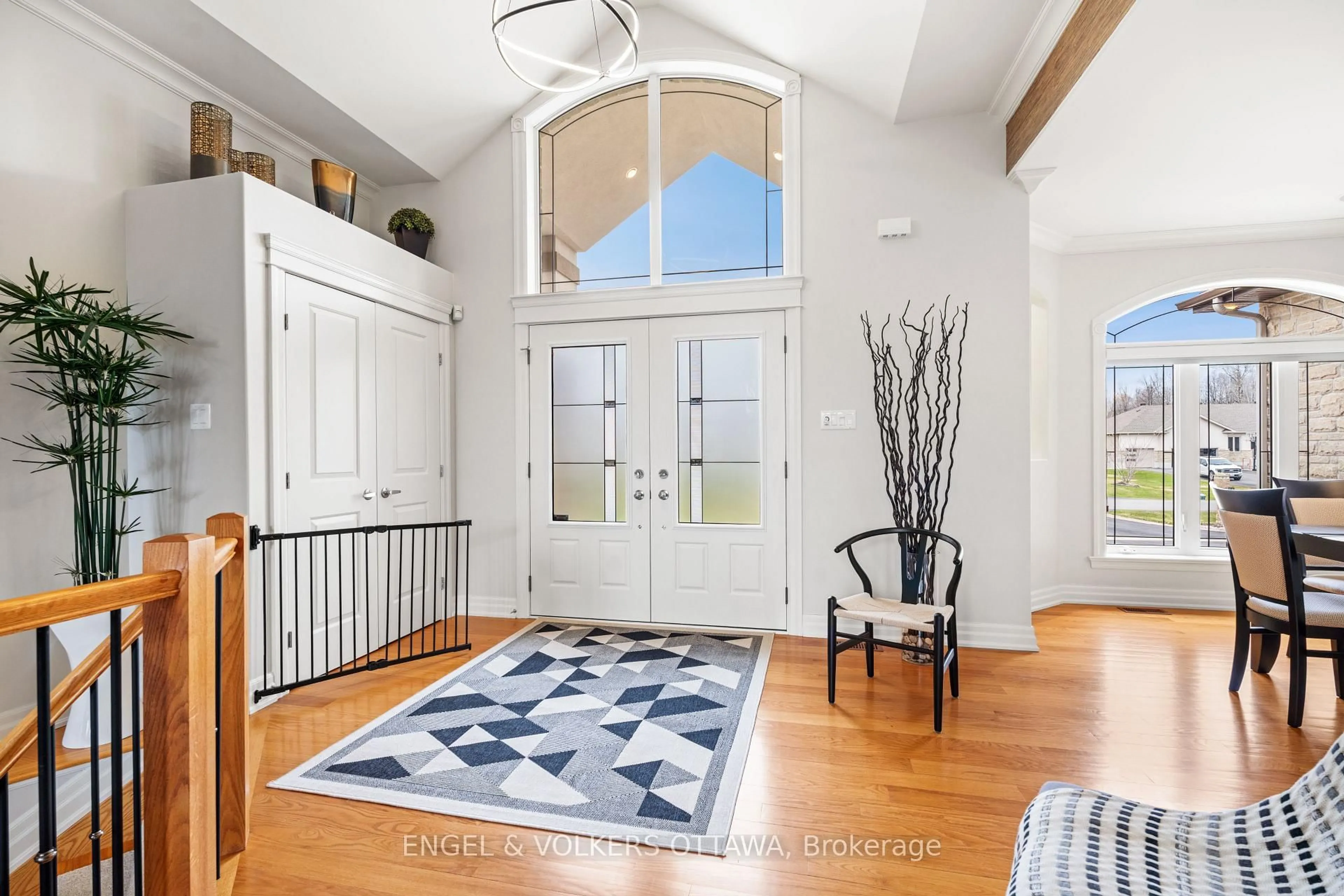 Indoor entryway for 6652 Pebble Trail Way, Greely Ontario K4P 0B6