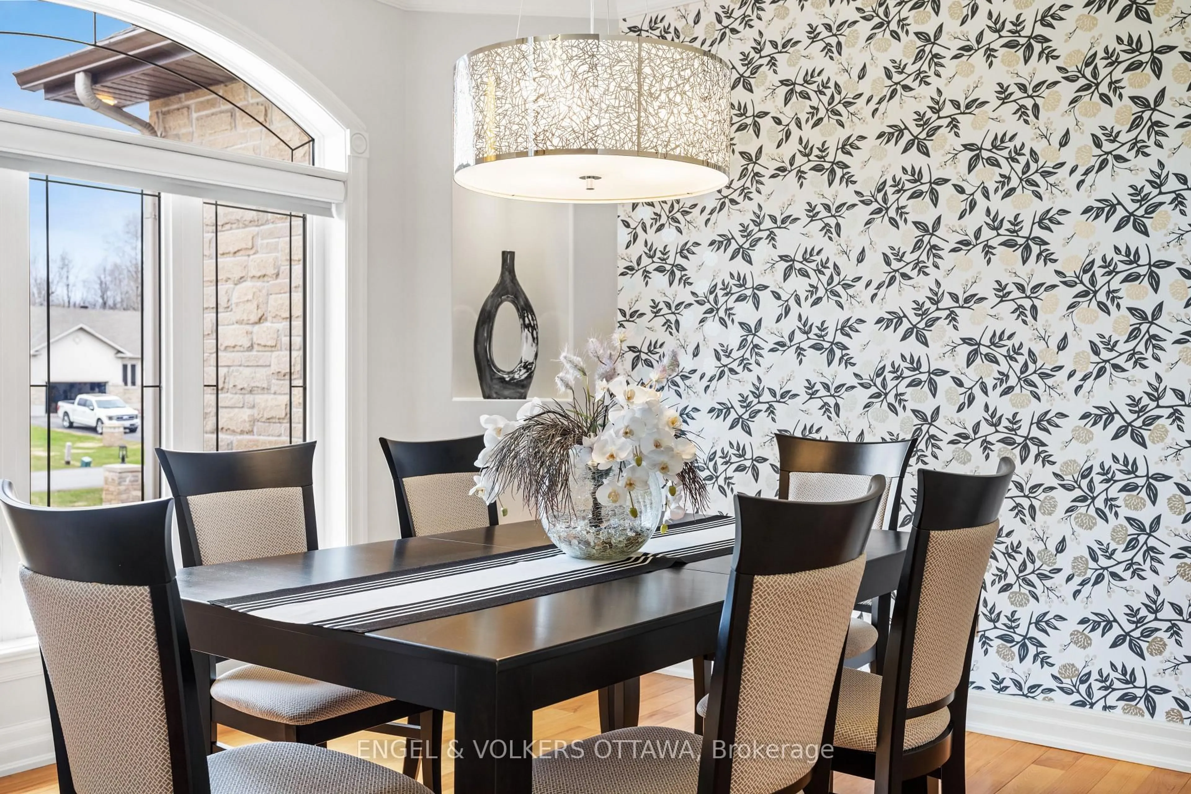 Dining room, wood/laminate floor for 6652 Pebble Trail Way, Greely Ontario K4P 0B6