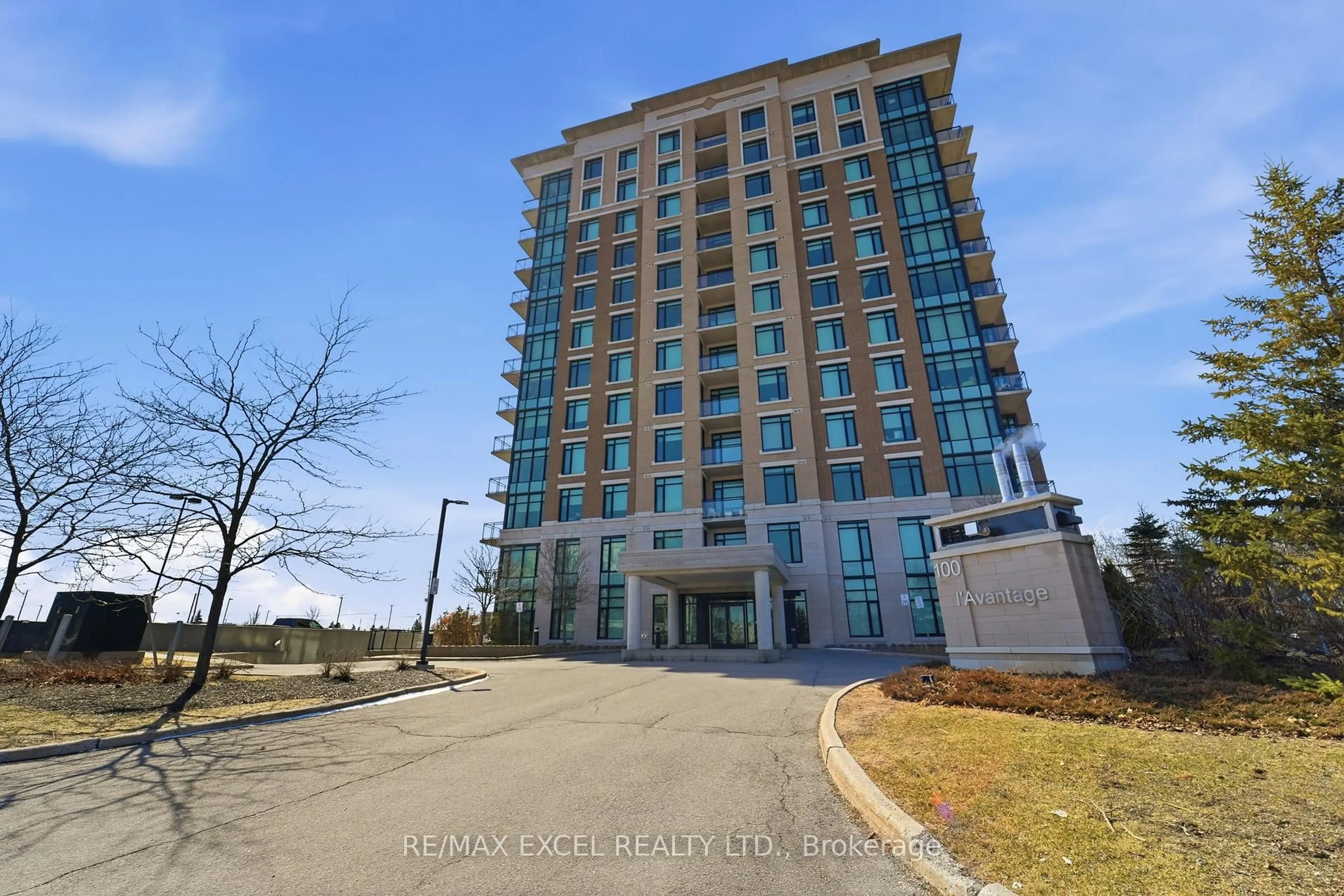Indoor foyer for 100 ROGER GUINDON Ave #605, Ottawa Ontario K1G 3Z7