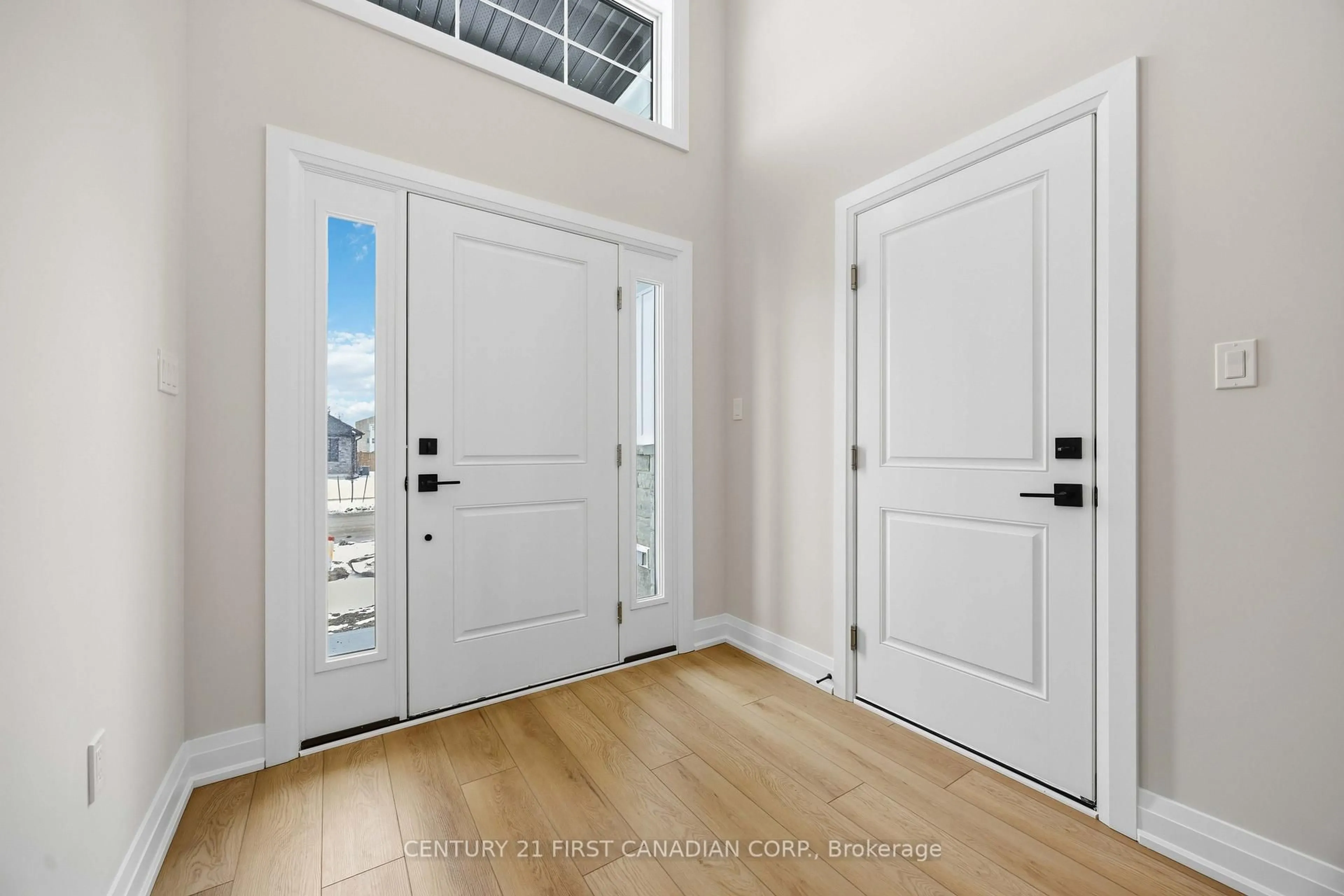 Indoor entryway for 639 Ketter Way, Plympton-Wyoming Ontario N0N 1T0