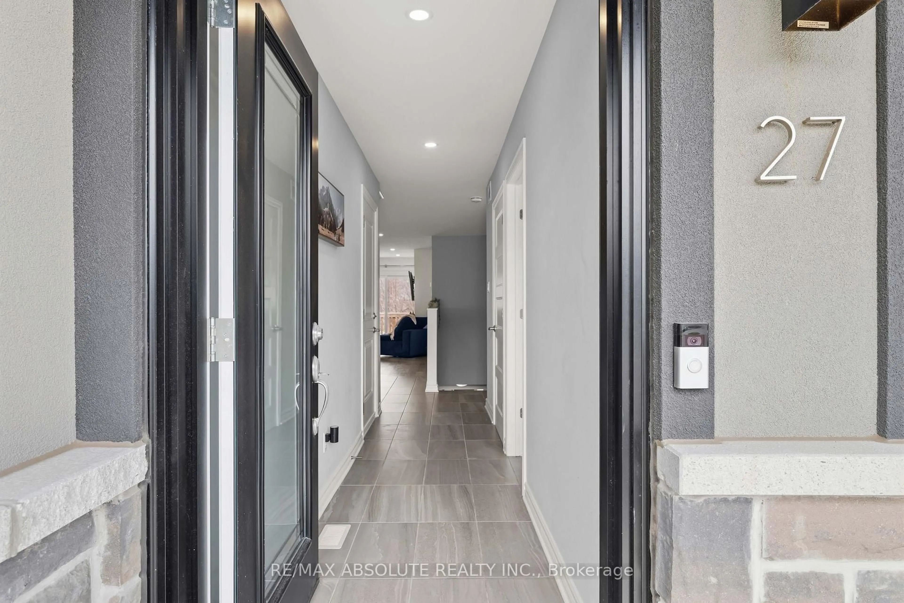Indoor foyer for 27 Morgan Clouthier Way, Arnprior Ontario K7S 0H9