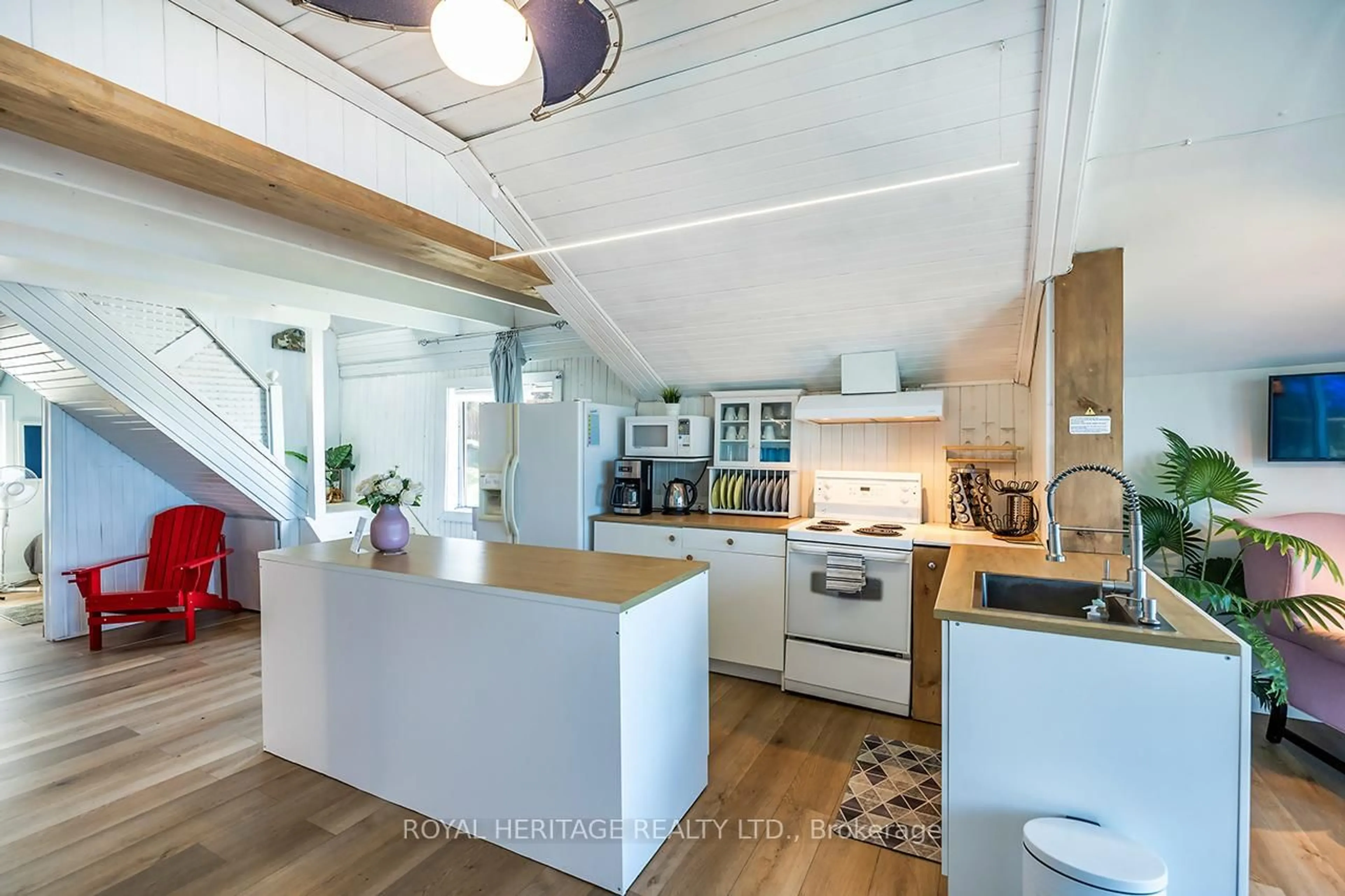 Open concept kitchen, unknown for 5308 Rice Lake Scenic Dr, Hamilton Township Ontario K0L 1E0