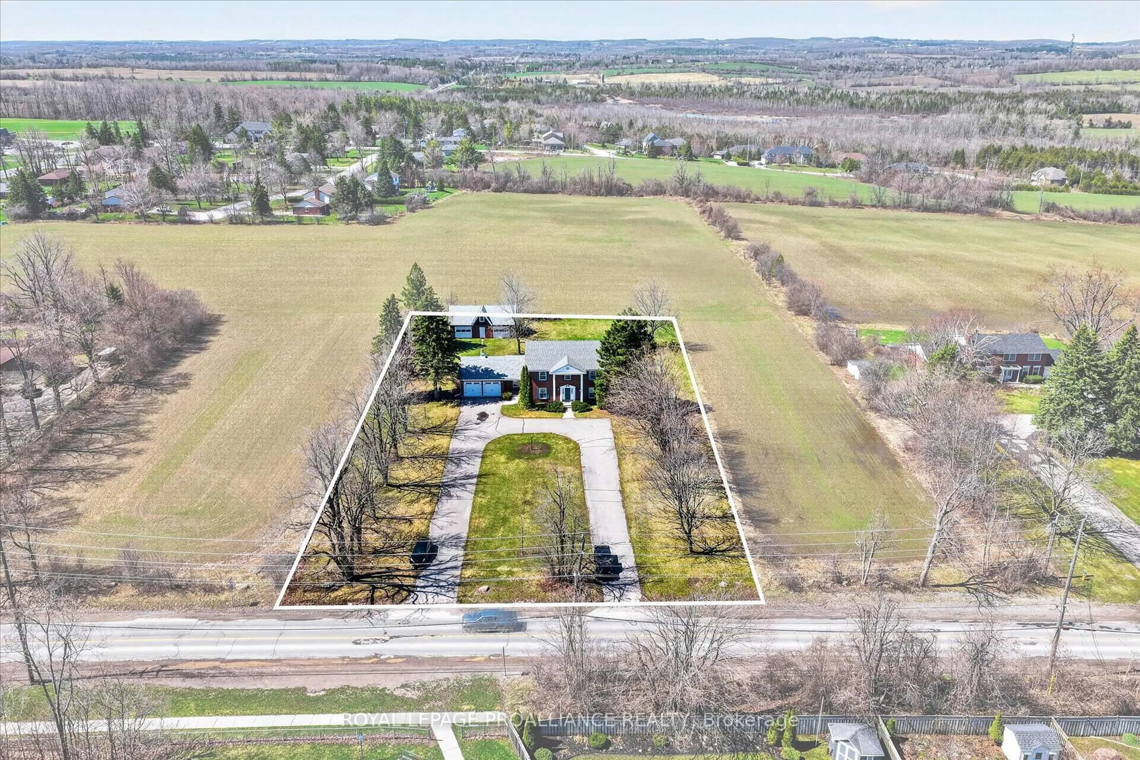 A pic from outside/outdoor area/front of a property/back of a property/a pic from drone, building for 1285 Brealey Dr, Peterborough Ontario K9K 0C4