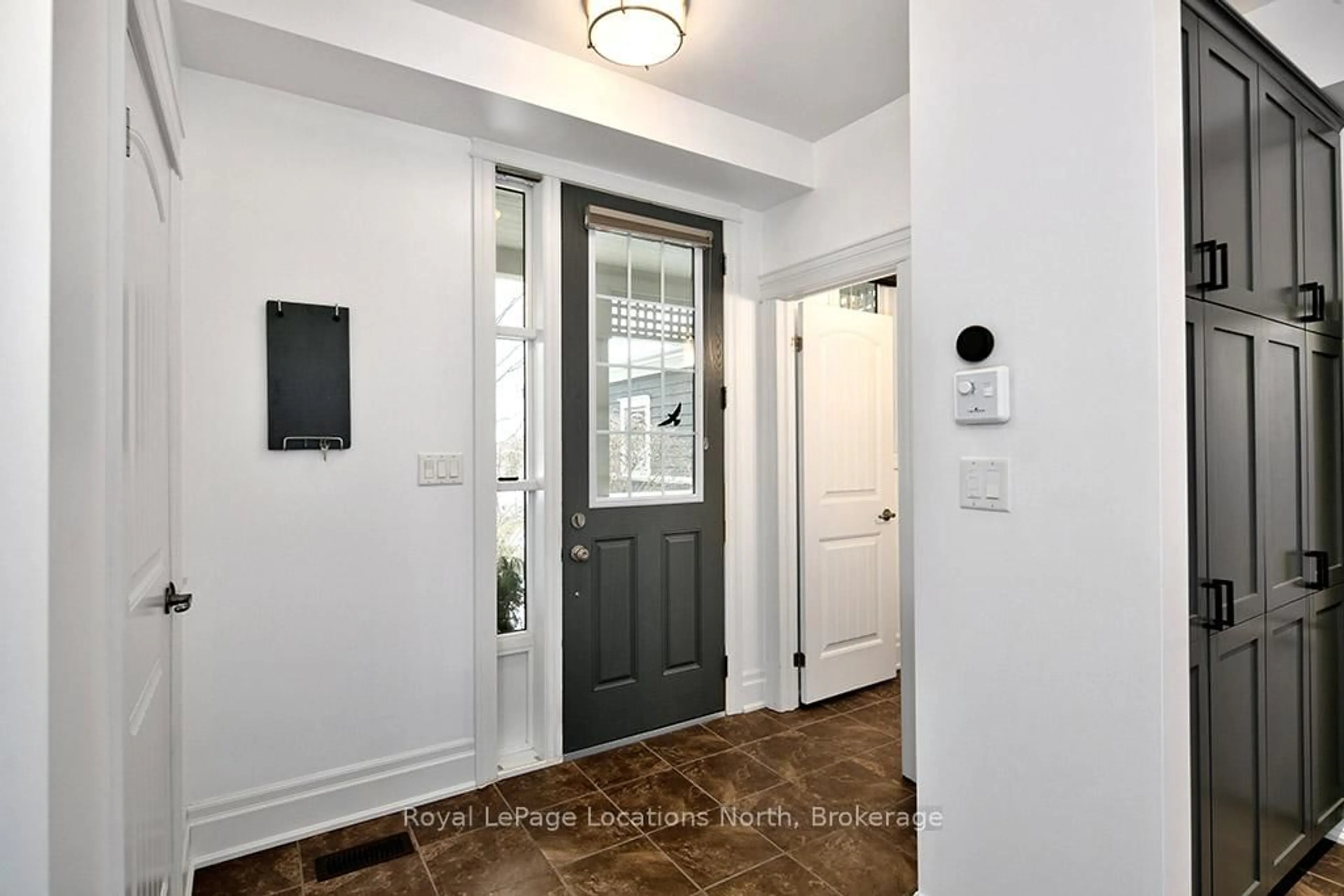 Indoor entryway for 108 Landry Lane #1, Blue Mountains Ontario N0H 2P0