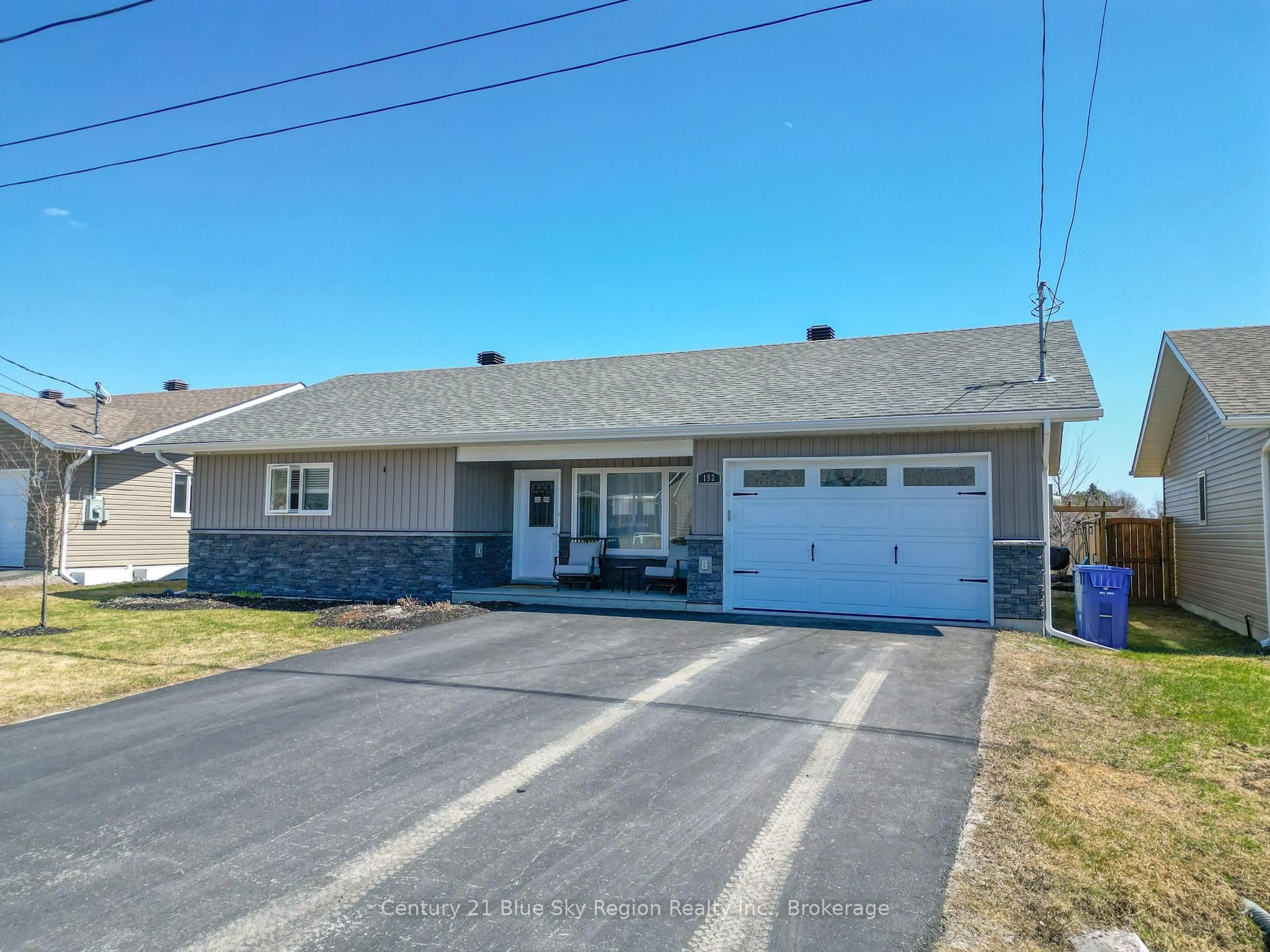 Home with vinyl exterior material, street for 192 Dovercourt Rd, West Nipissing Ontario P1B 0B5